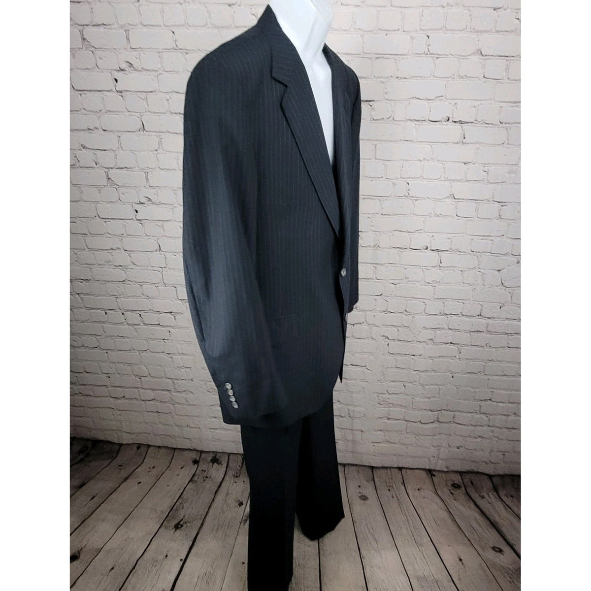 VTG Bill Blass Navy Pinstriped Full Suit Set 2 Button Jacket 44 Pants 37x32