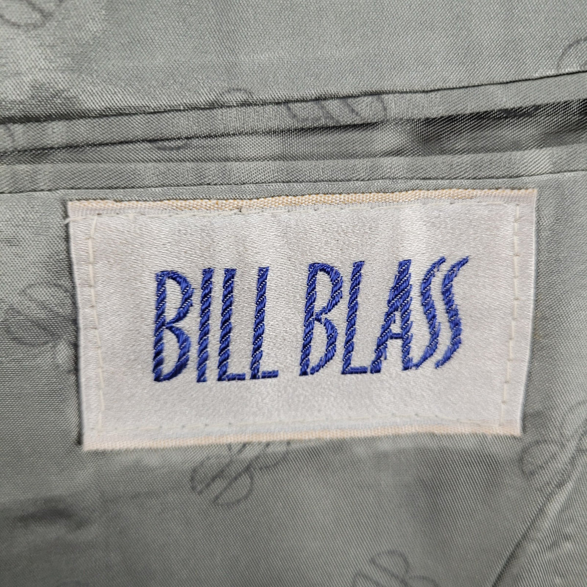 VTG Bill Blass Navy Pinstriped Full Suit Set 2 Button Jacket 44 Pants 37x32