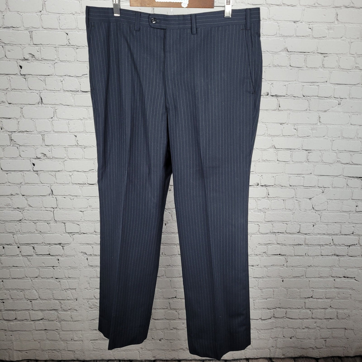 VTG Bill Blass Navy Pinstriped Full Suit Set 2 Button Jacket 44 Pants 37x32