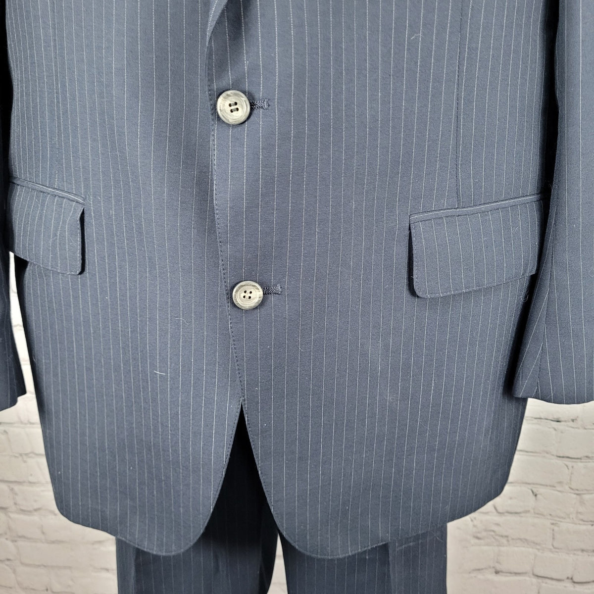 VTG Bill Blass Navy Pinstriped Full Suit Set 2 Button Jacket 44 Pants 37x32