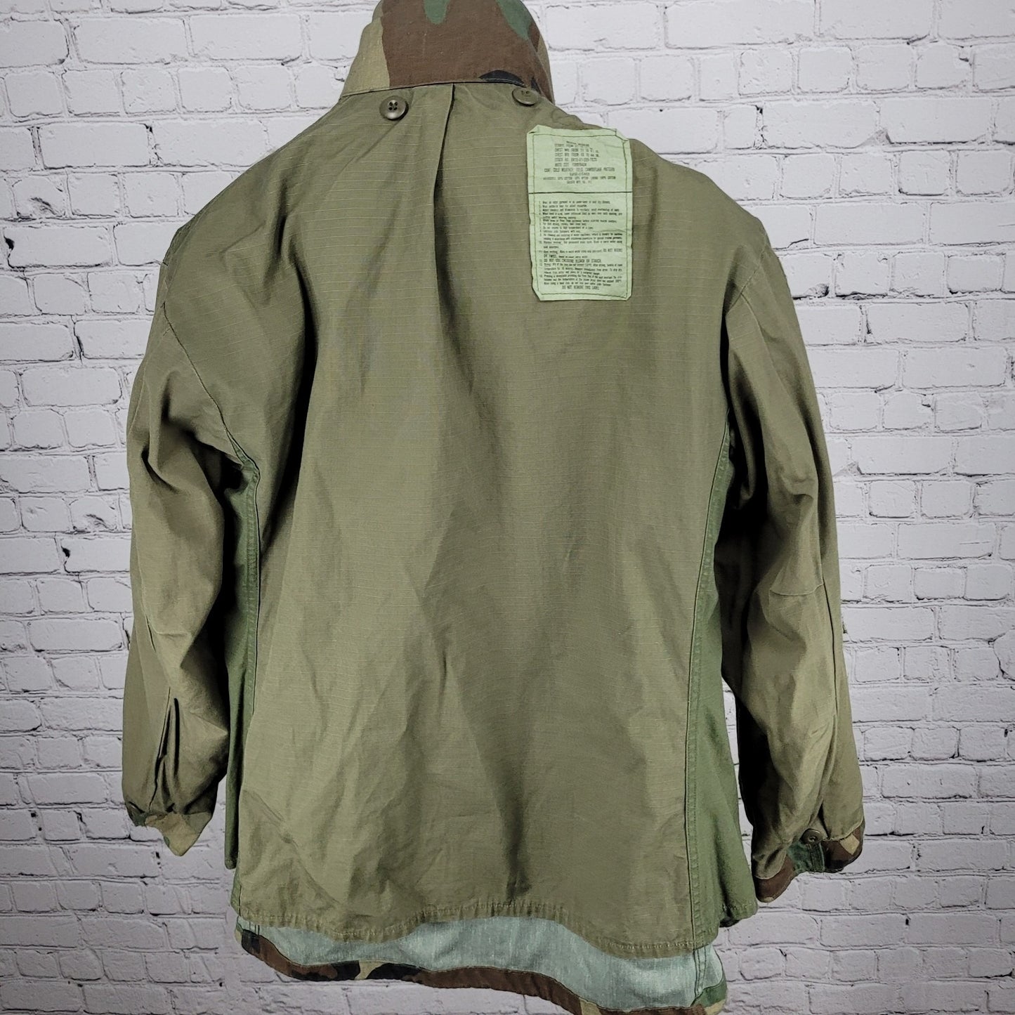 US Army Camo Cold Weather Field Jacket Zip Snap Military Army Medium M
