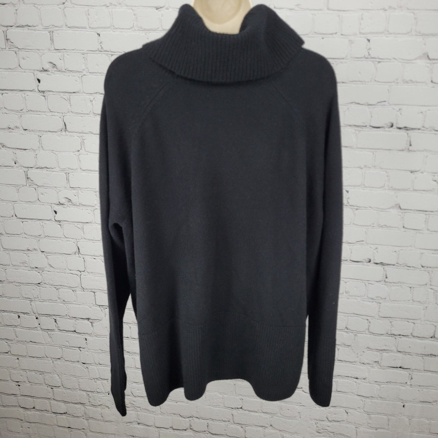 Athleta Black Merino Fine Wool & Cashmere Turtleneck Pullover Sweater Size XL