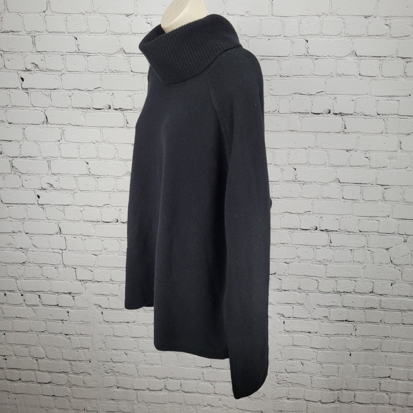 Athleta Black Merino Fine Wool & Cashmere Turtleneck Pullover Sweater Size XL