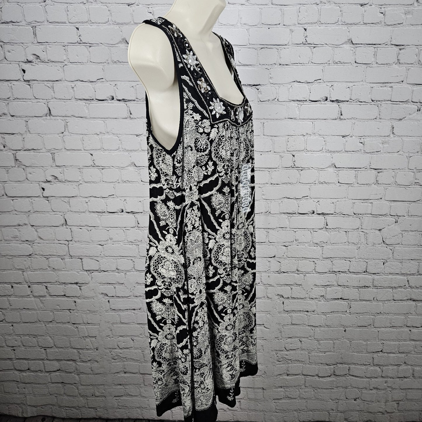 NWD Forbidden Black White Floral Beaded Sequin Accents Boho Midi Dress Large L