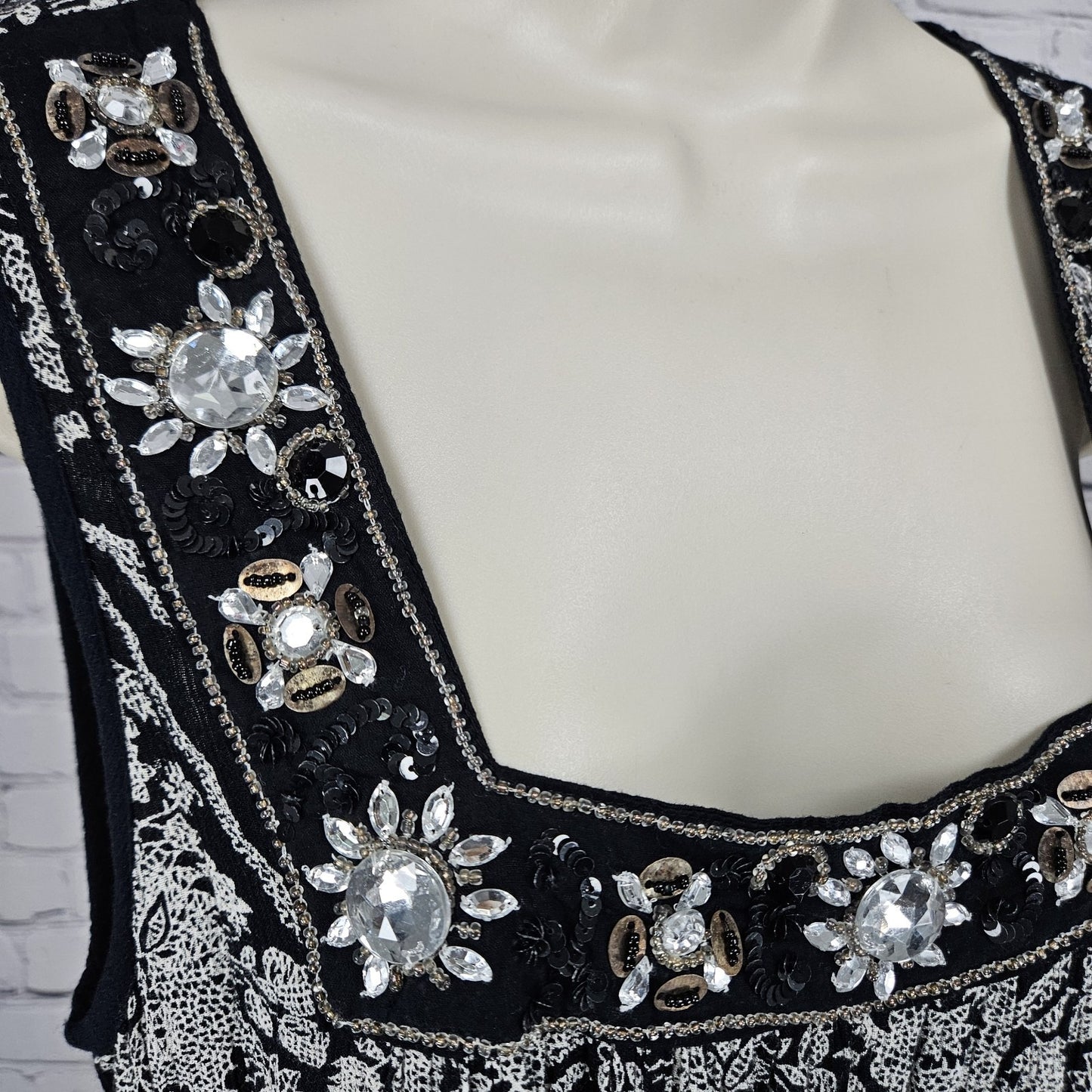 NWD Forbidden Black White Floral Beaded Sequin Accents Boho Midi Dress Large L