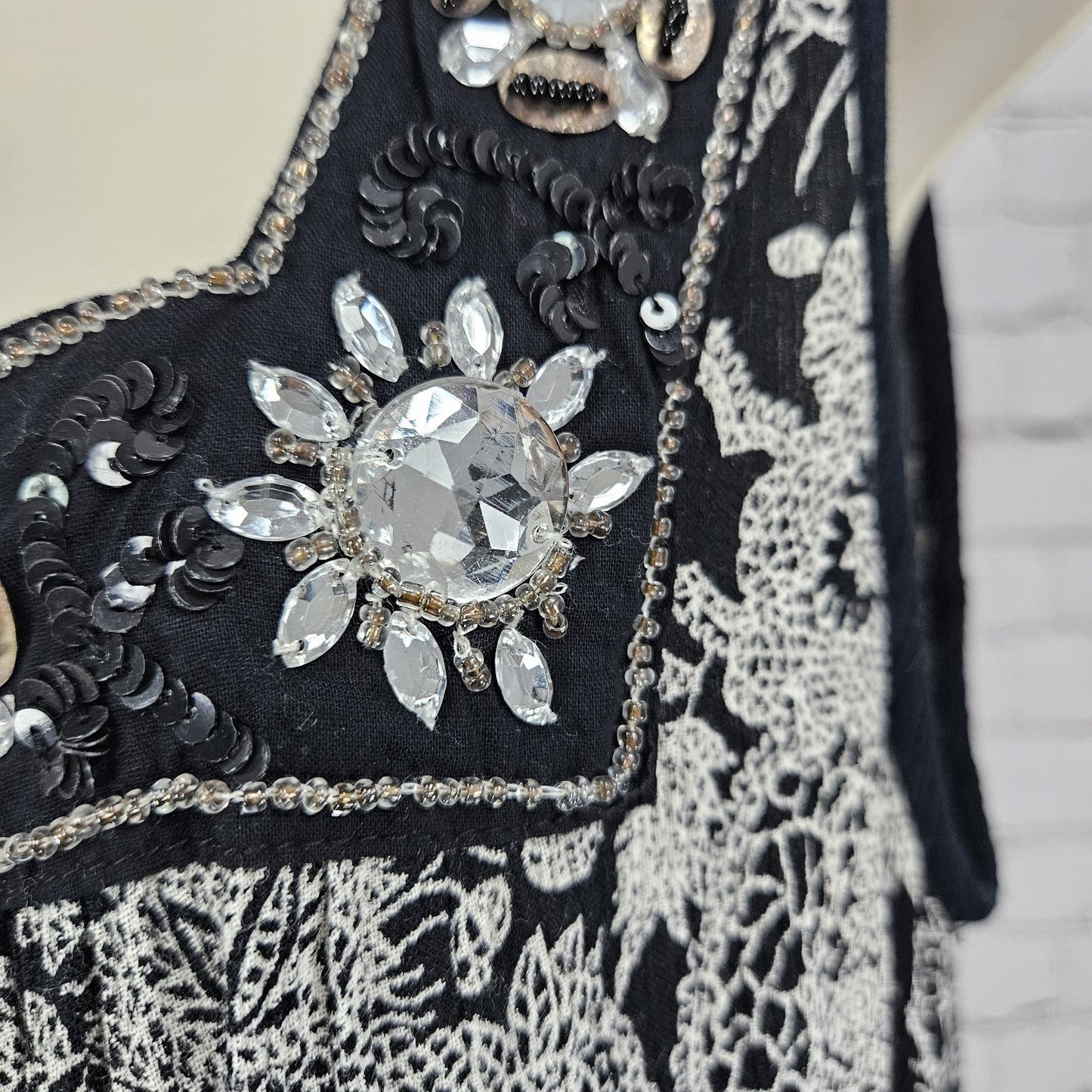 NWD Forbidden Black White Floral Beaded Sequin Accents Boho Midi Dress Large L