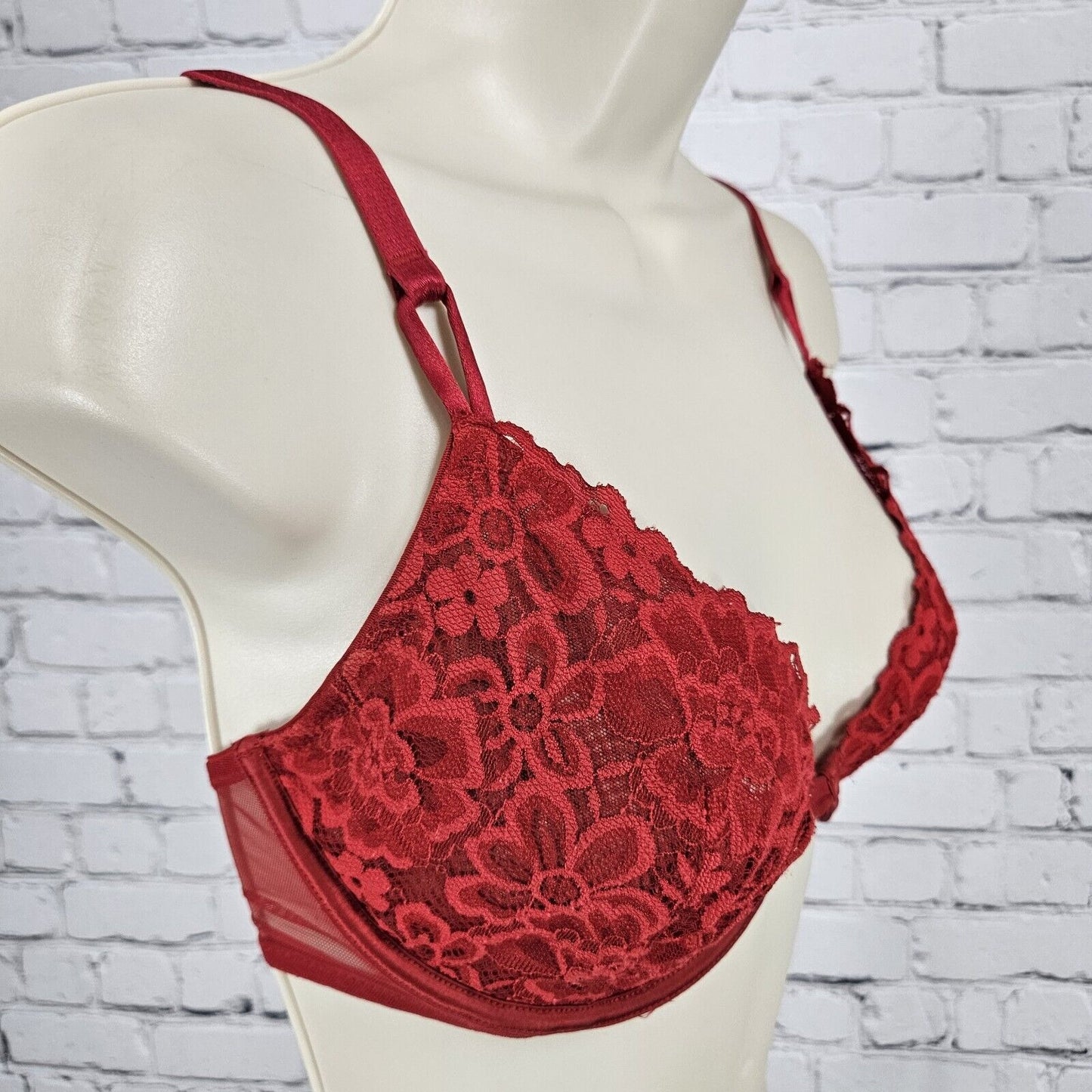 Victoria's Secret Red Floral Lace Sheer Underwire Bra Size 32DDD