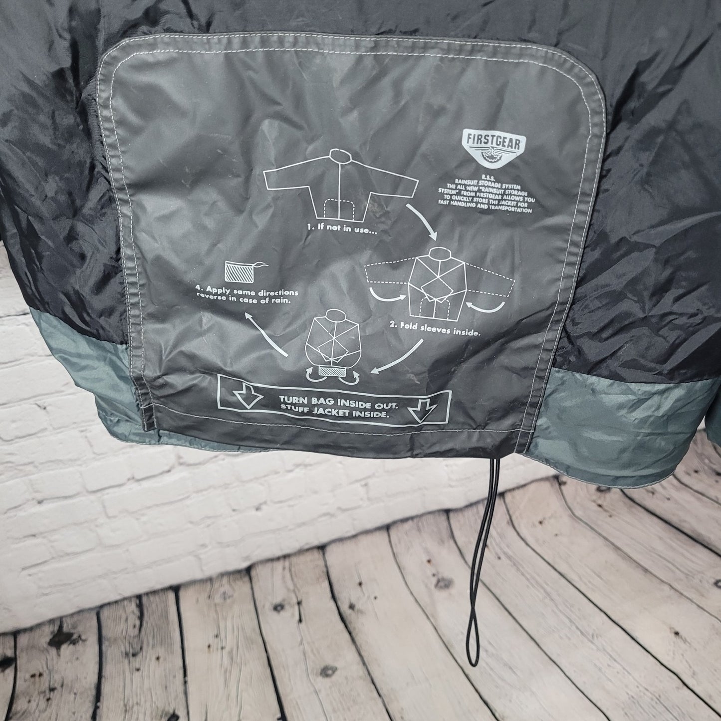 First Gear Premium Riding Equipment Intersport Hooded Rainman Jacket Size XL