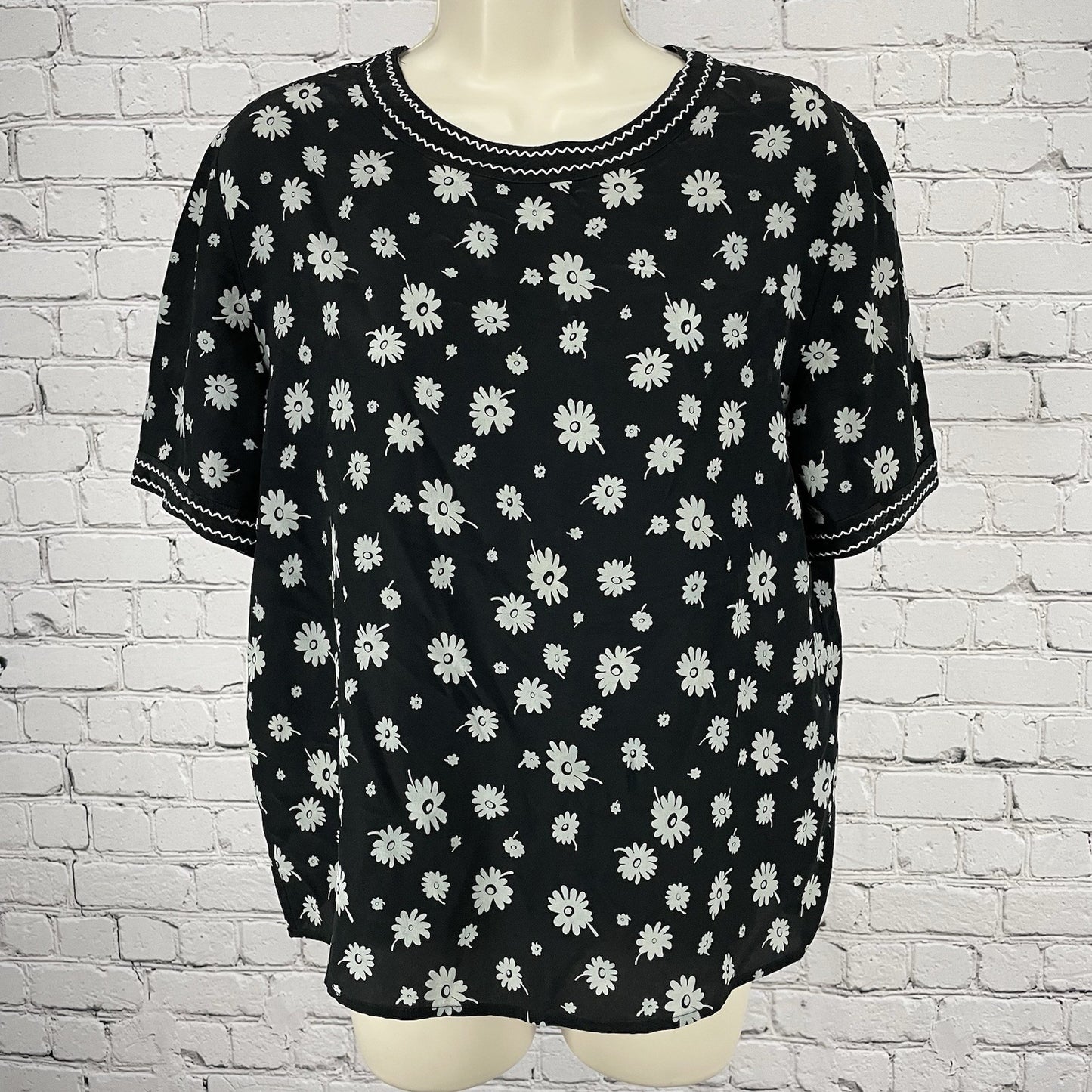 Black Floral 100% Silk Daisy Chiffon Lightweight Short Sleeve Blouse Top Size 10