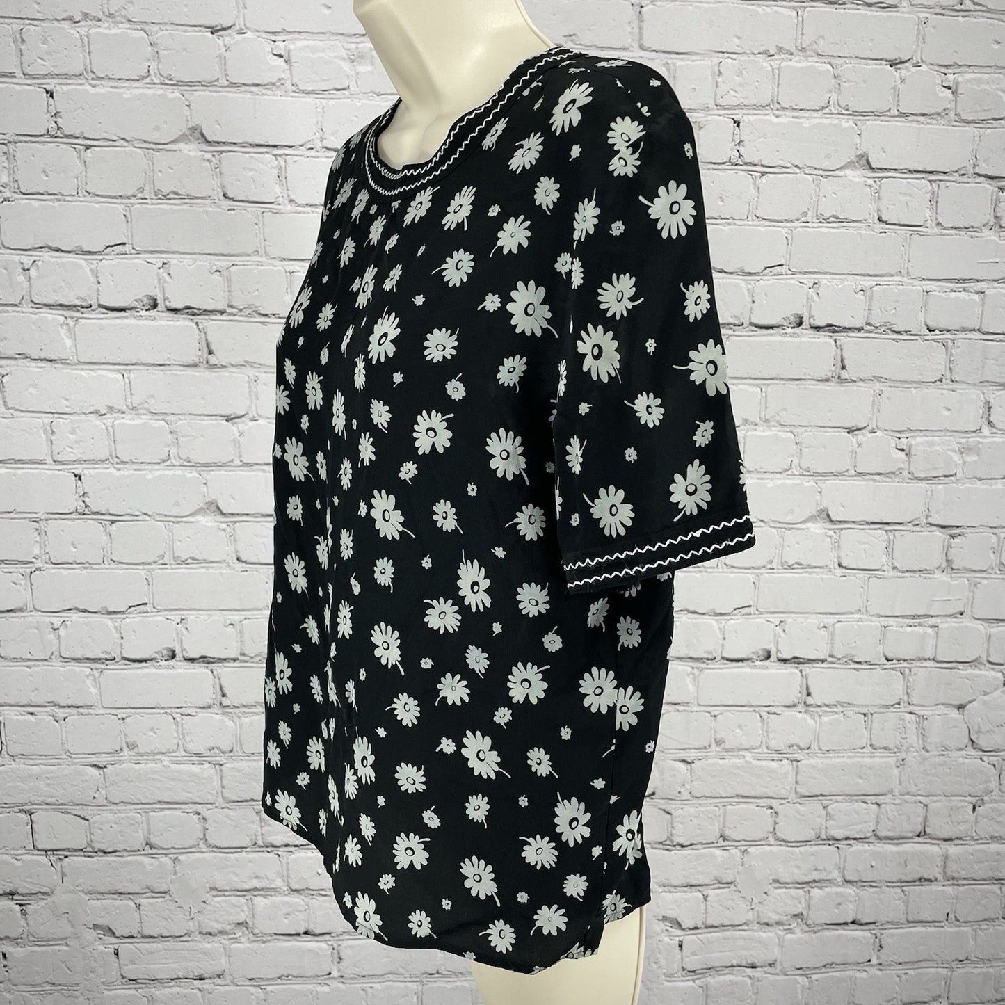 Black Floral 100% Silk Daisy Chiffon Lightweight Short Sleeve Blouse Top Size 10