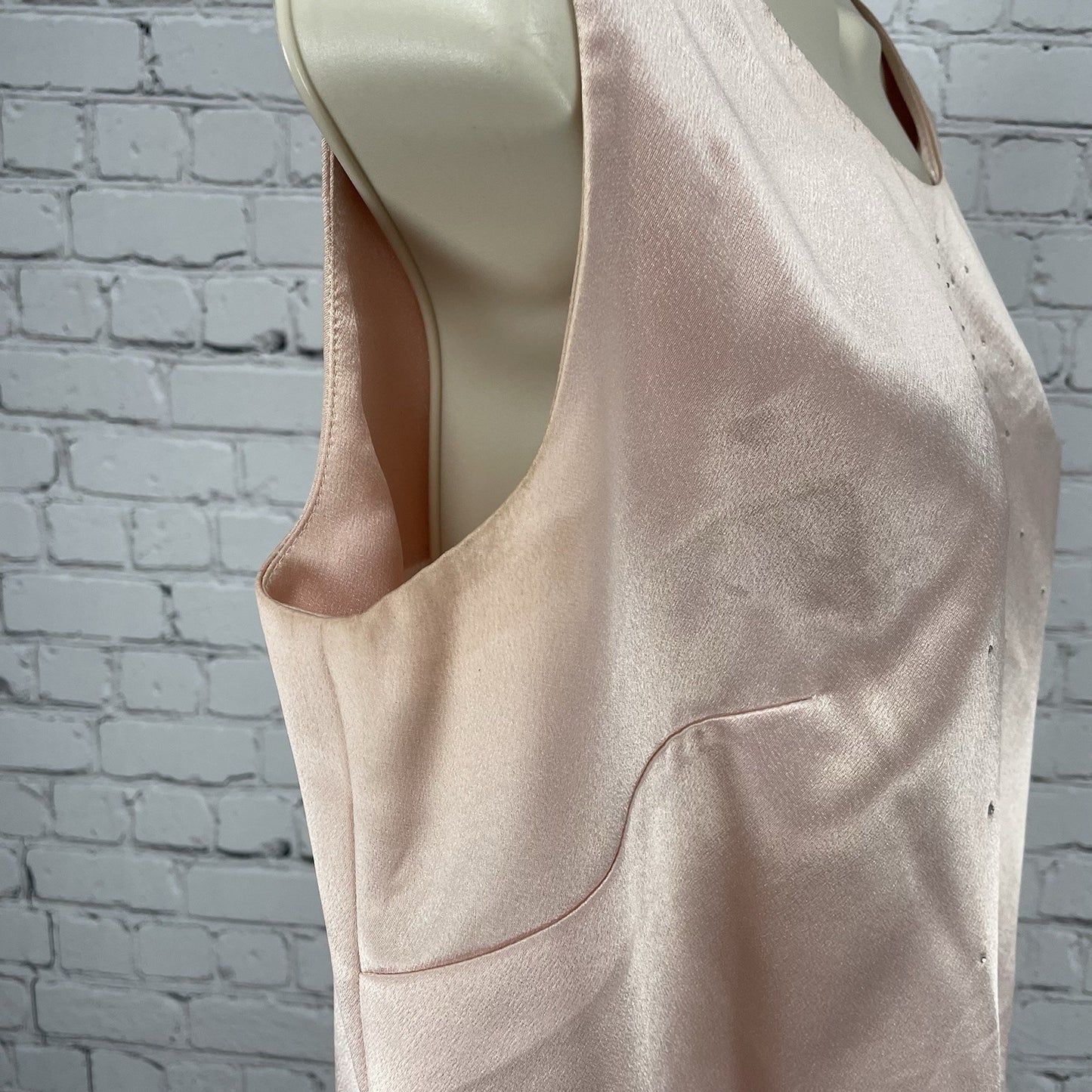 VTG Clara Clara By Vinette Pink Rhinestone Accent Sleeveless Blouse Top Size 10