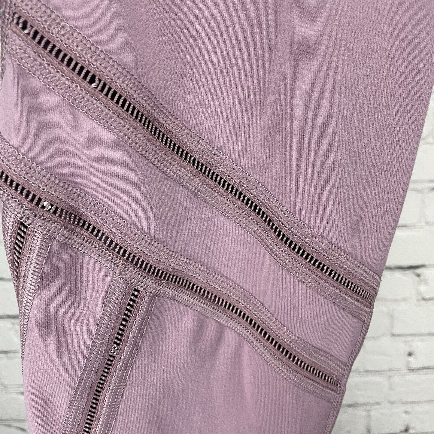 Victoria’s Secret Victoria Sport Knockout Purple Yoga Pants Size Small (26x27)