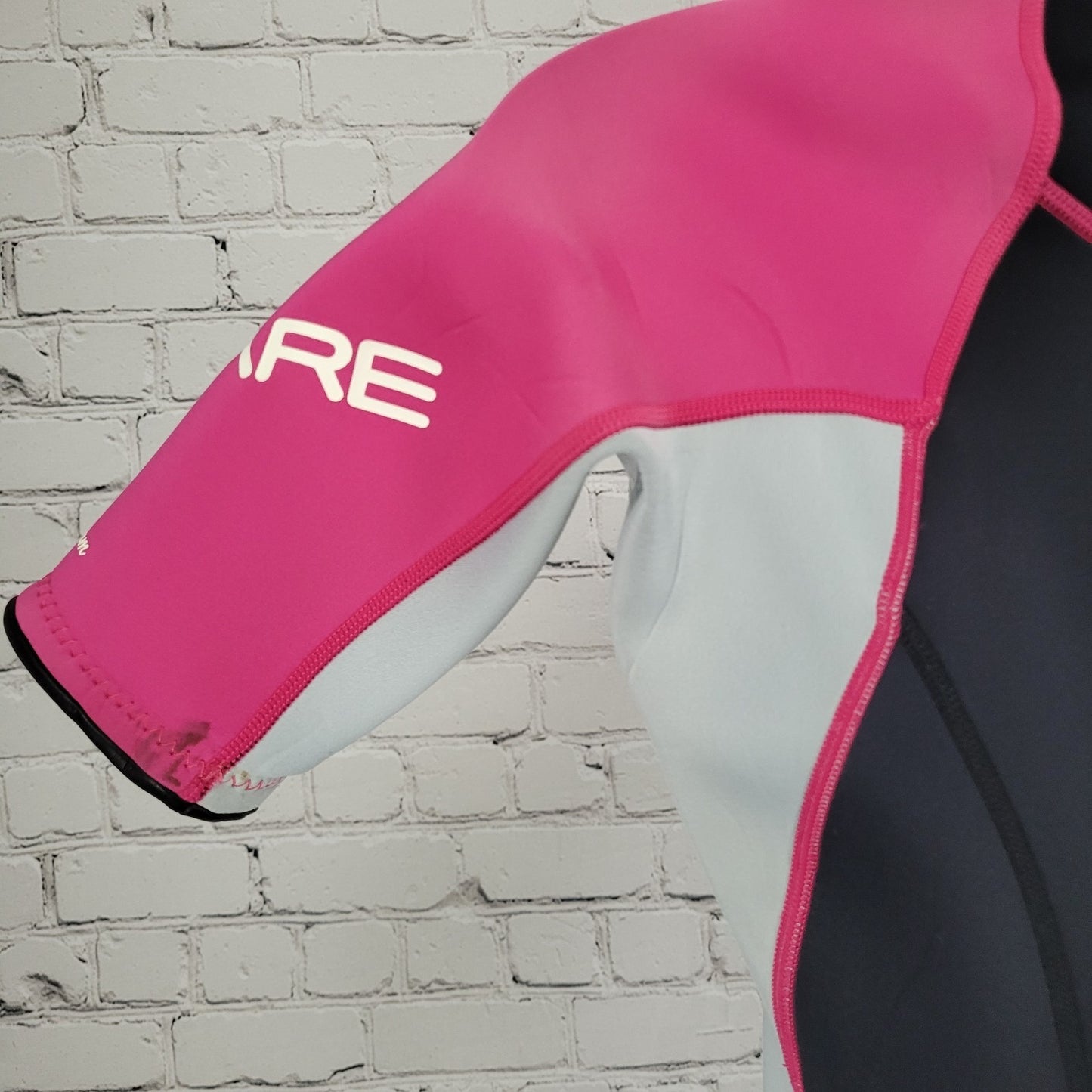 Bare Black Pink 2mm Nixie Springsuit Shorty Wetsuit Swim Short Sleeve Size 2