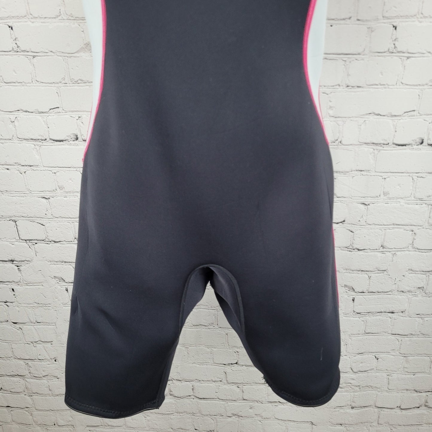 Bare Black Pink 2mm Nixie Springsuit Shorty Wetsuit Swim Short Sleeve Size 2