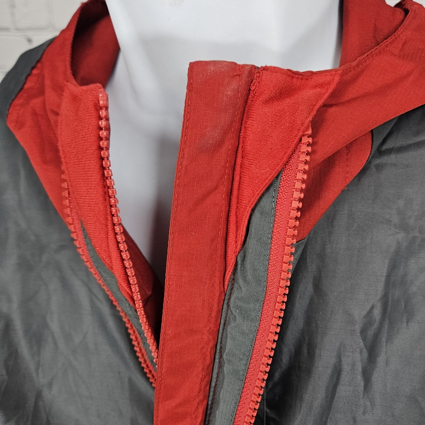 Eddie Bauer Grey Red Hooded Full Zip Lined Windbreaker Jacket Kids L 14/16 *tear