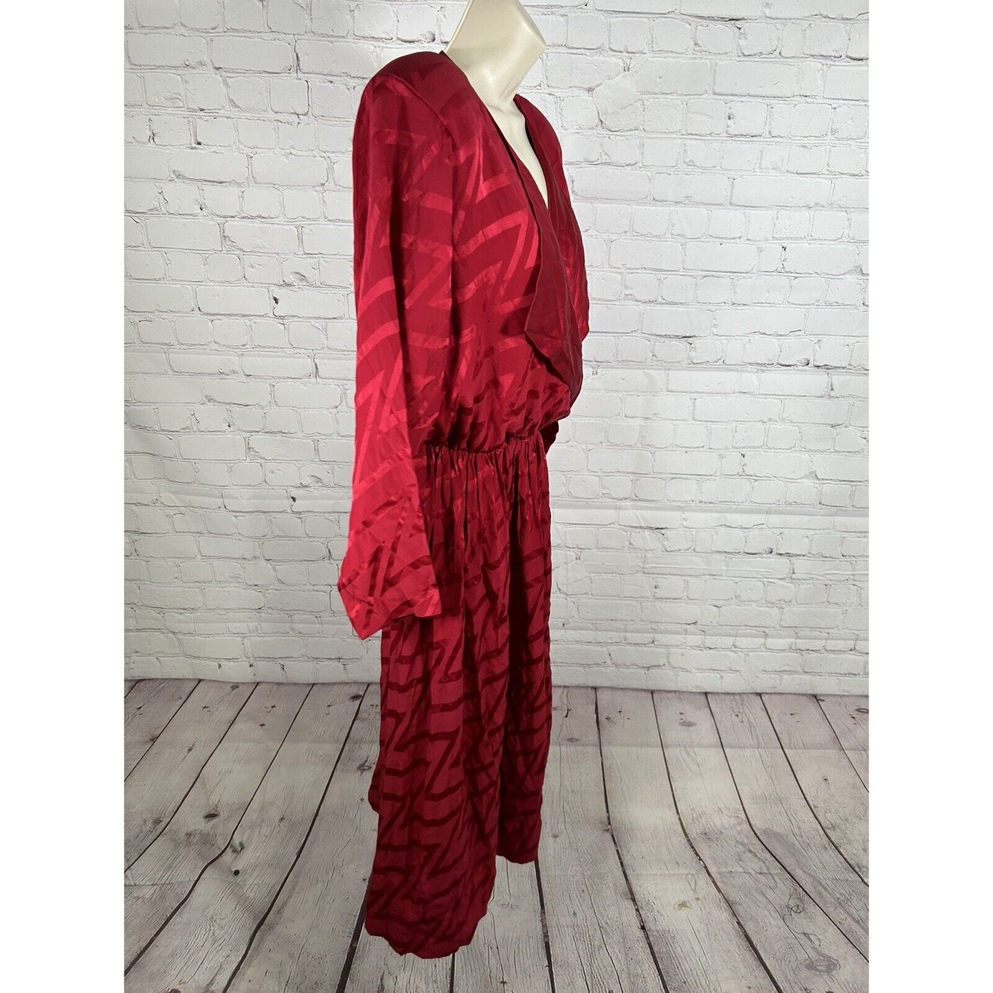 VTG Wayne Clark 100% Silk Red Shoulder Pad Blouson Drapey Chest Dress Size 12 **