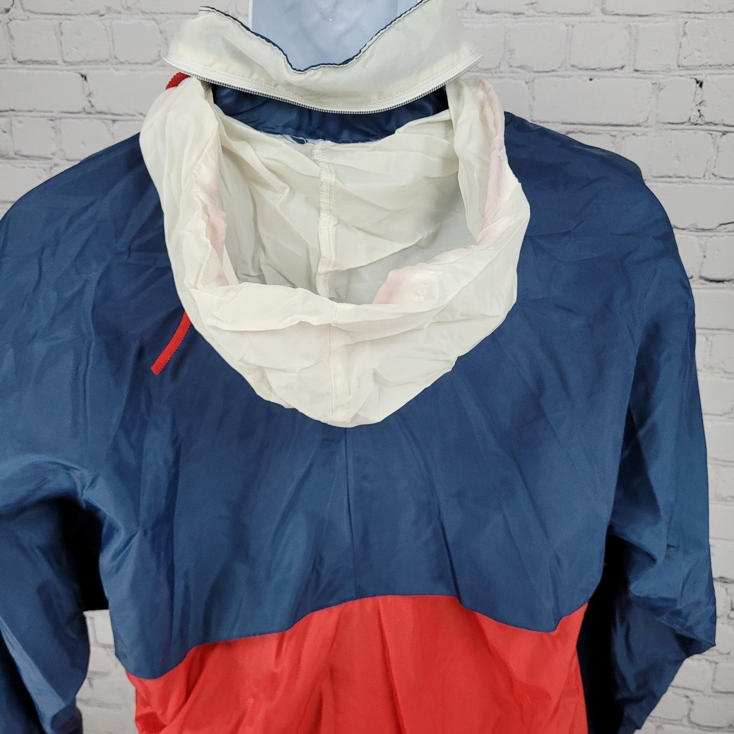 VTG Golden Cup Red White & Blue Vented Hideable Hood Windbreaker Size Small S