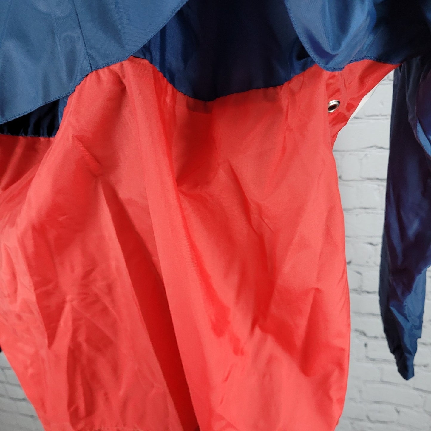 VTG Golden Cup Red White & Blue Vented Hideable Hood Windbreaker Size Small S