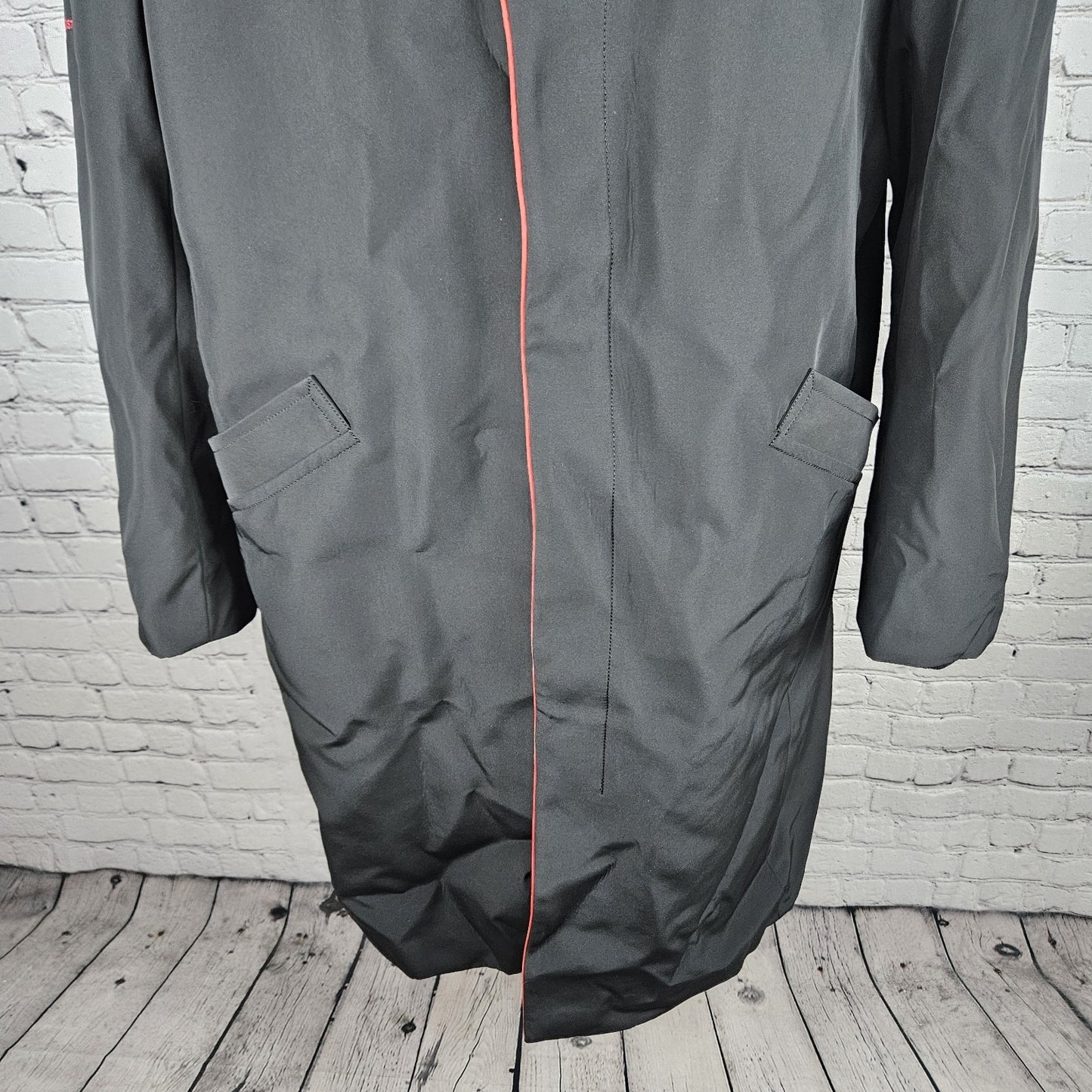 Disney Store Black Mickey Logo Buttoned Removable Quilted Liner Over Coat 46