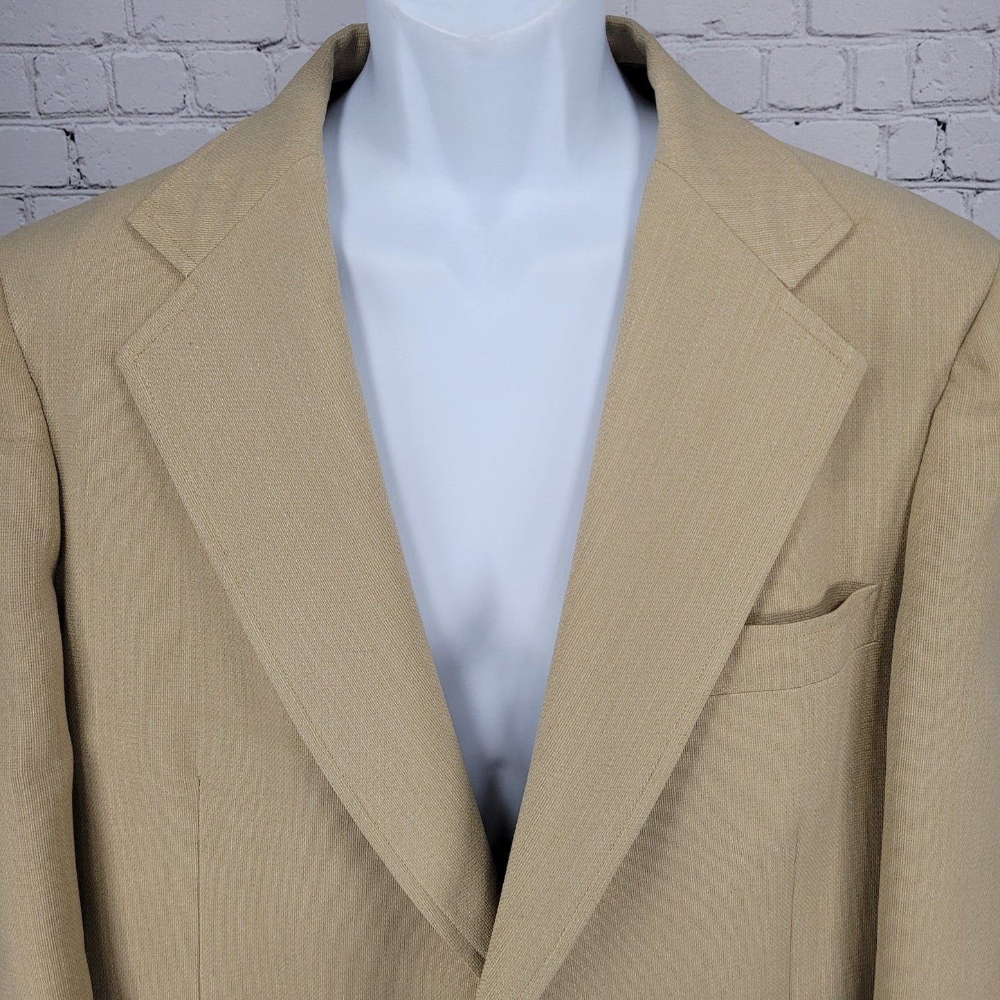 VTG Unbranded Tan 2 Button Single Vented Notch Blazer Sport Coat USA 44
