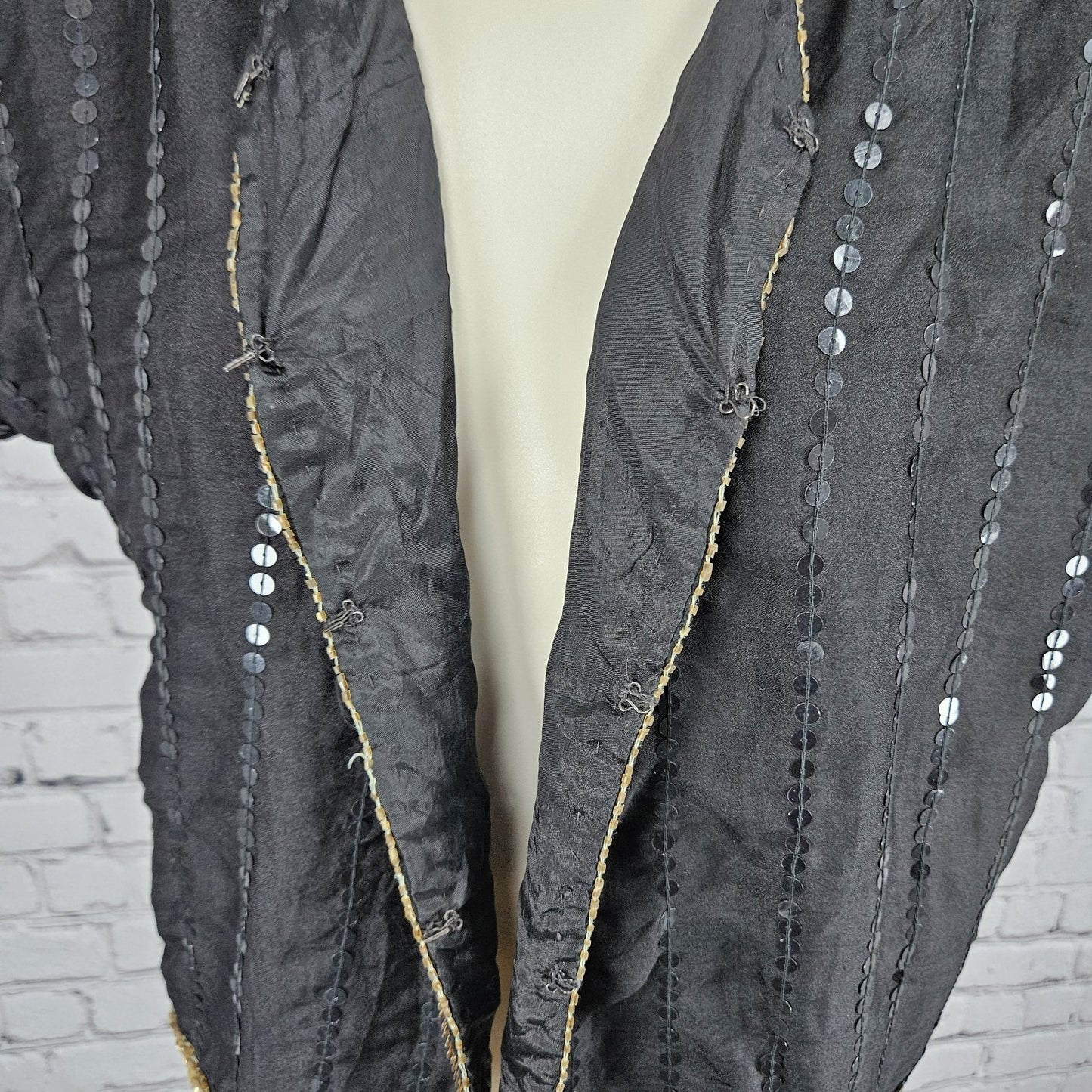 VTG Tina Black 100% Silk Sequin Gold Trim Short Sleeve Hook & Eye Jacket Medium
