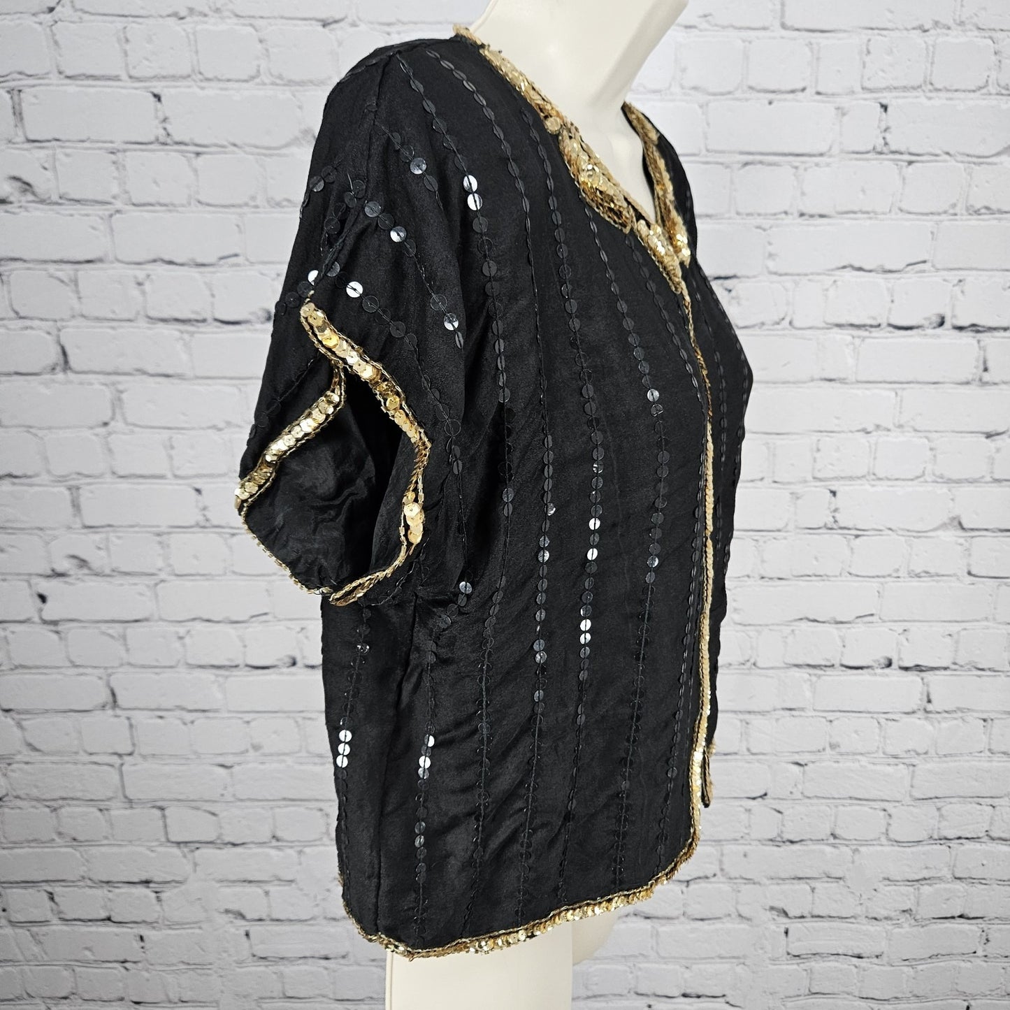 VTG Tina Black 100% Silk Sequin Gold Trim Short Sleeve Hook & Eye Jacket Medium