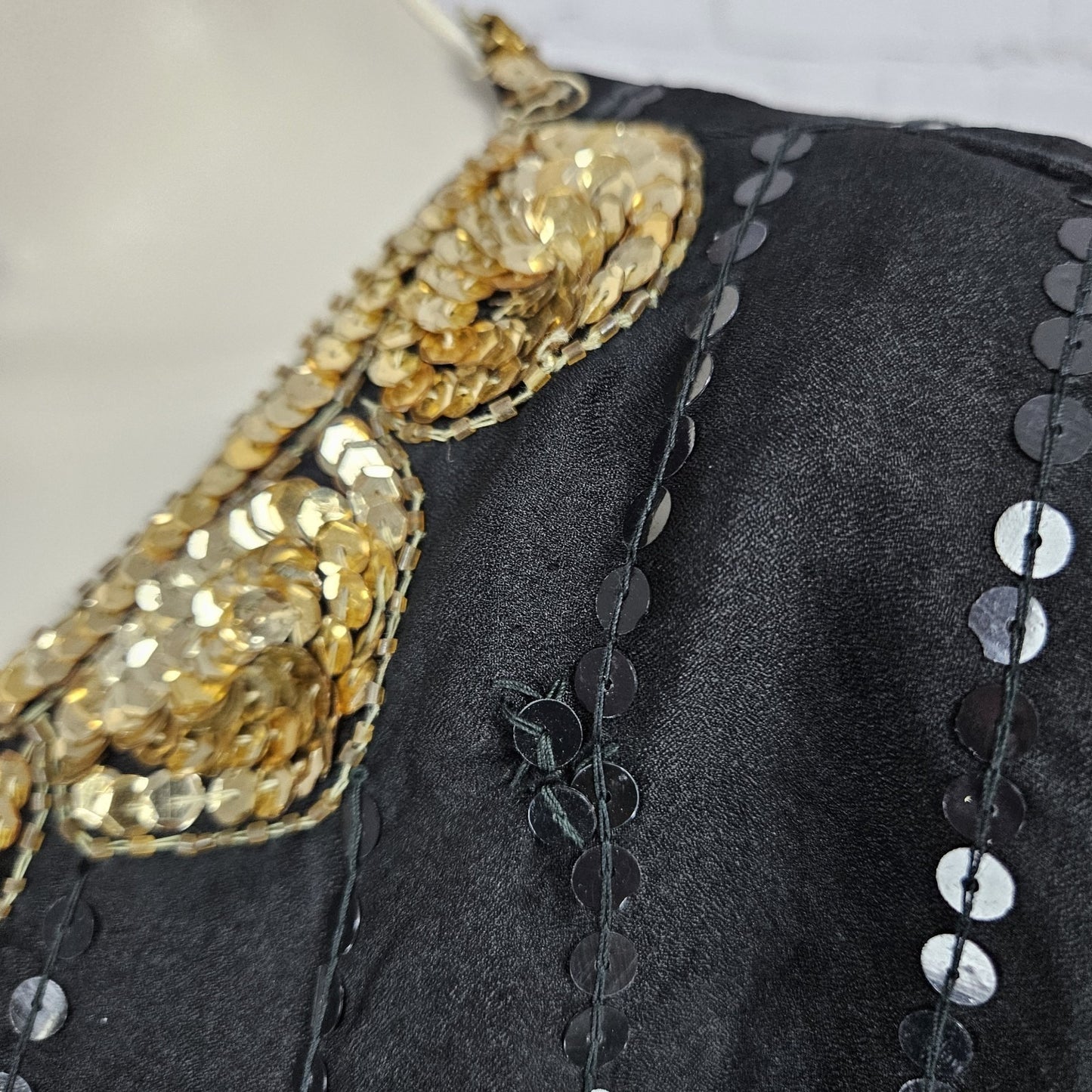 VTG Tina Black 100% Silk Sequin Gold Trim Short Sleeve Hook & Eye Jacket Medium