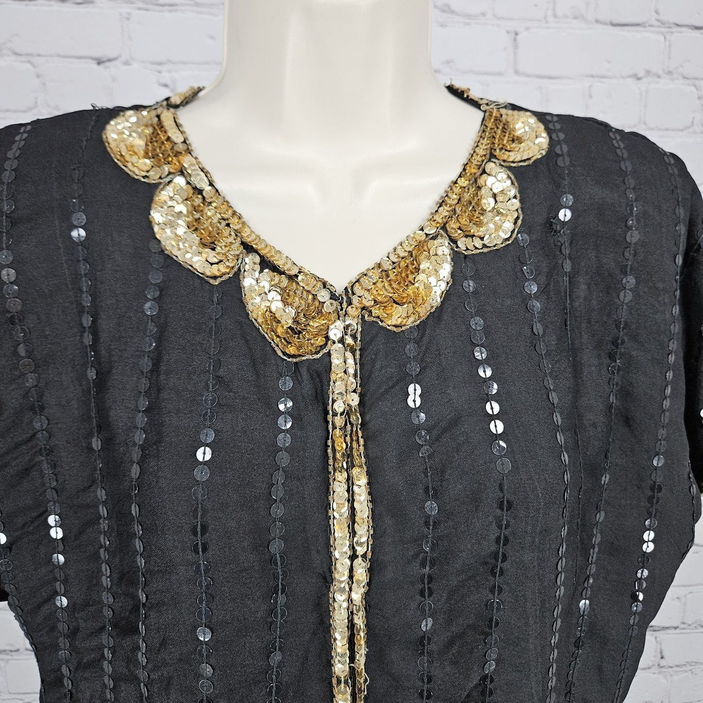 VTG Tina Black 100% Silk Sequin Gold Trim Short Sleeve Hook & Eye Jacket Medium