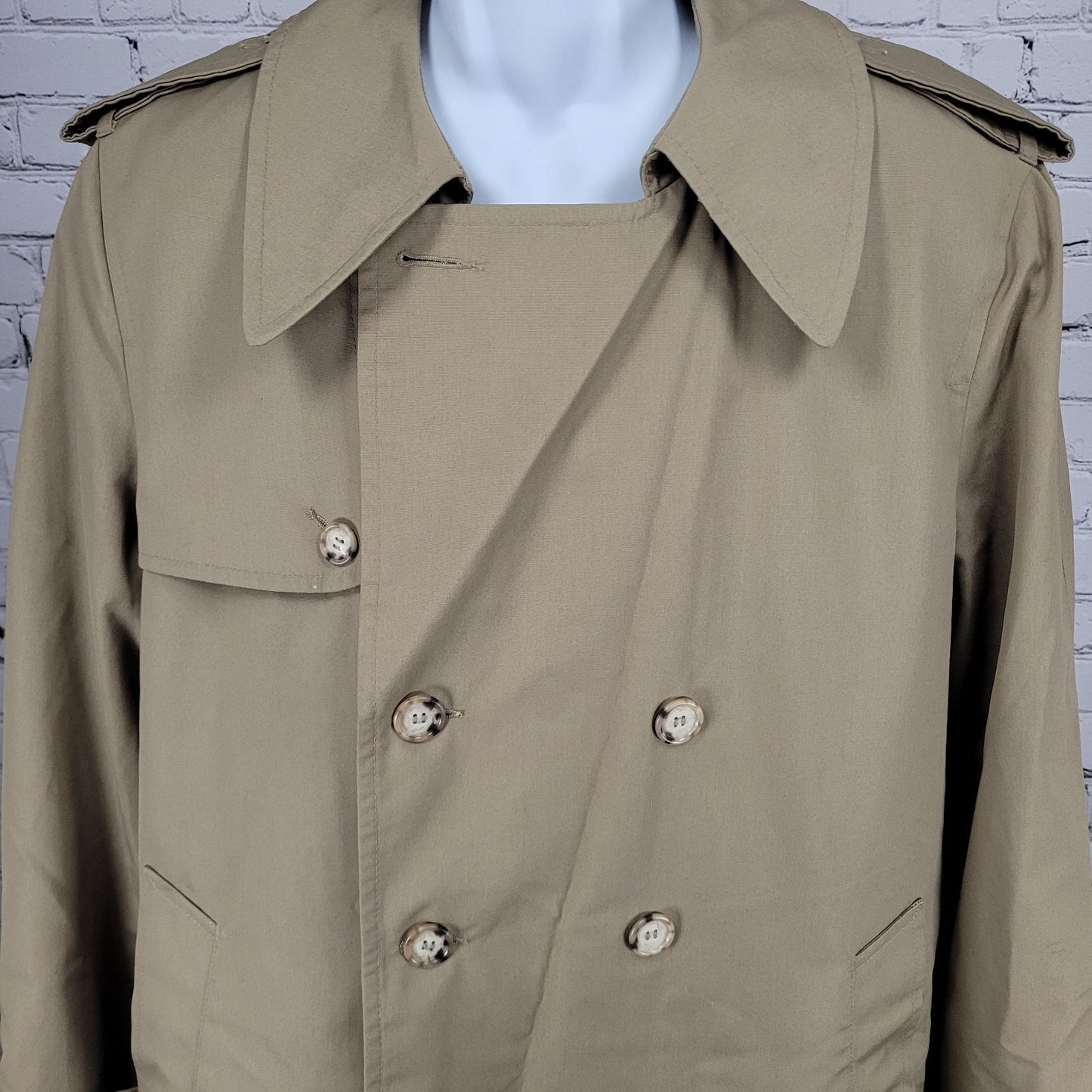 VTG Clipper Mist Tan Double Breasted Removable Faux Fur Liner Trench Coat 40R