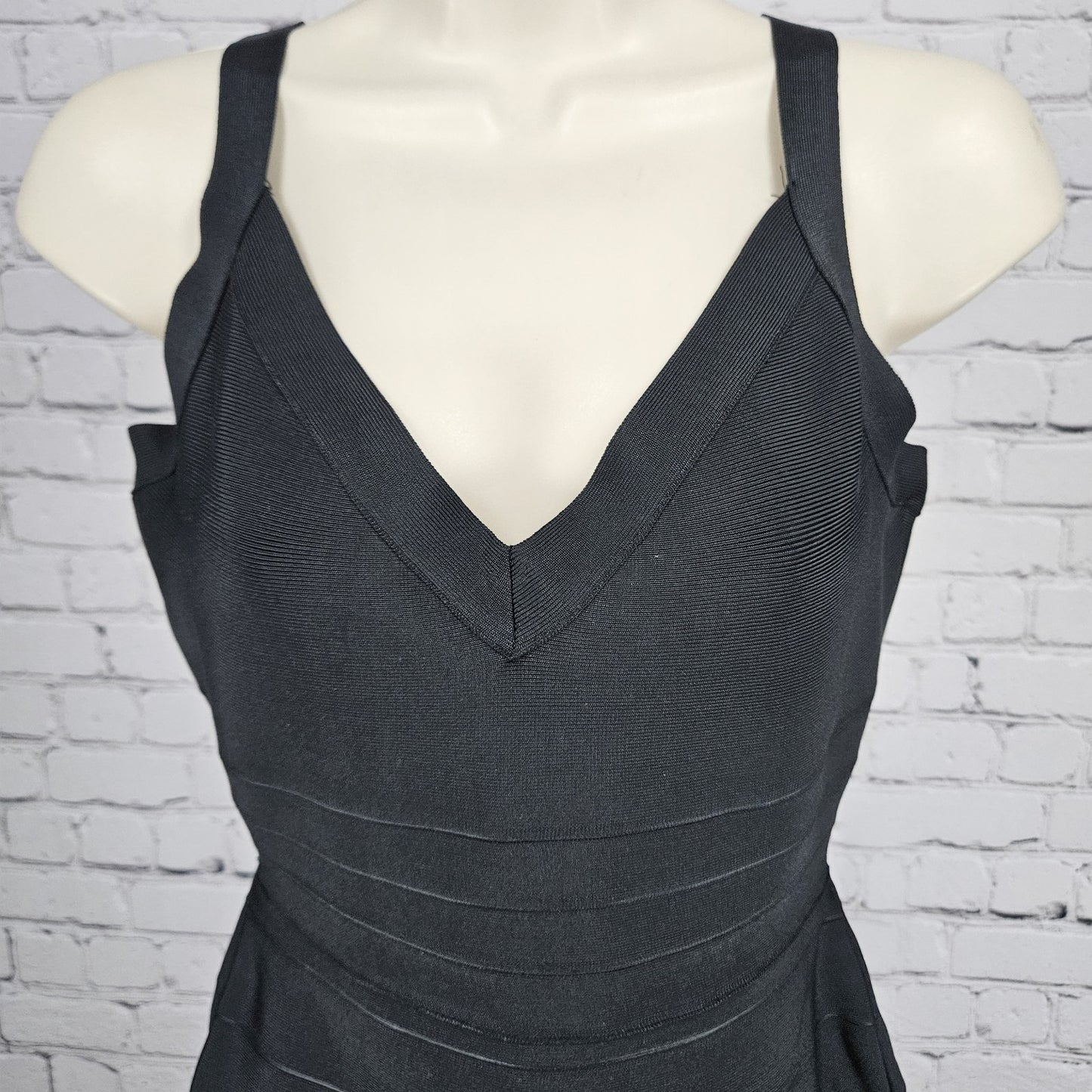 Aqua Black Strappy V Neck Back Zip Stretch Bodycon Short Dress Large L