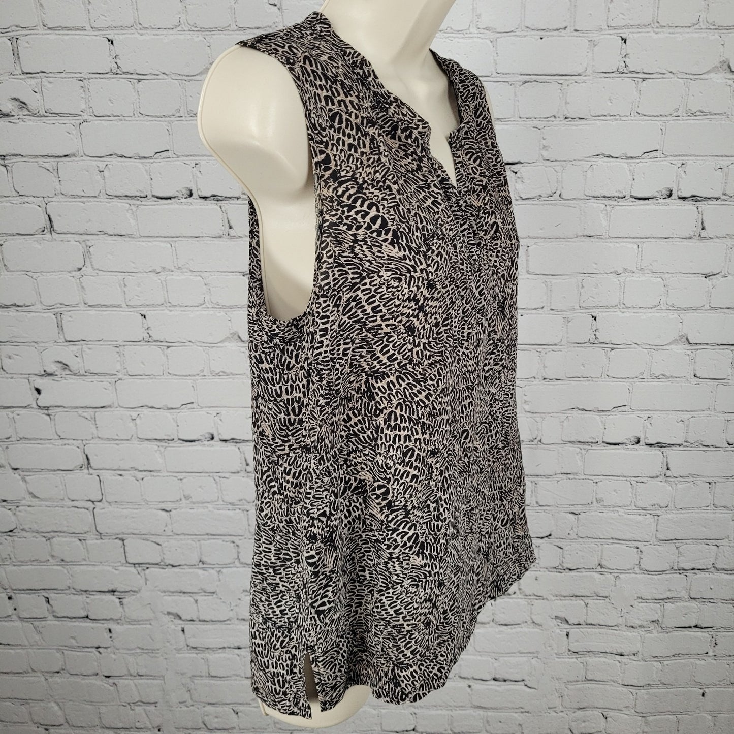 L'Agence Black Print 100% Silk Lightweight Sleeveless Blouse Top Size 2