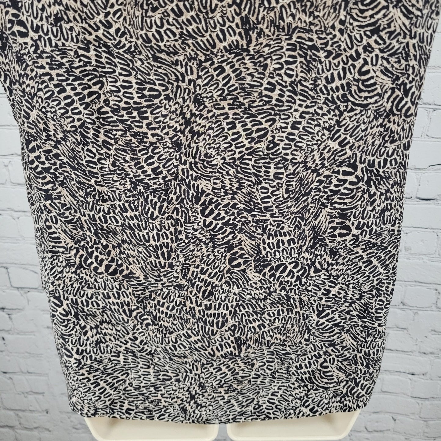 L'Agence Black Print 100% Silk Lightweight Sleeveless Blouse Top Size 2