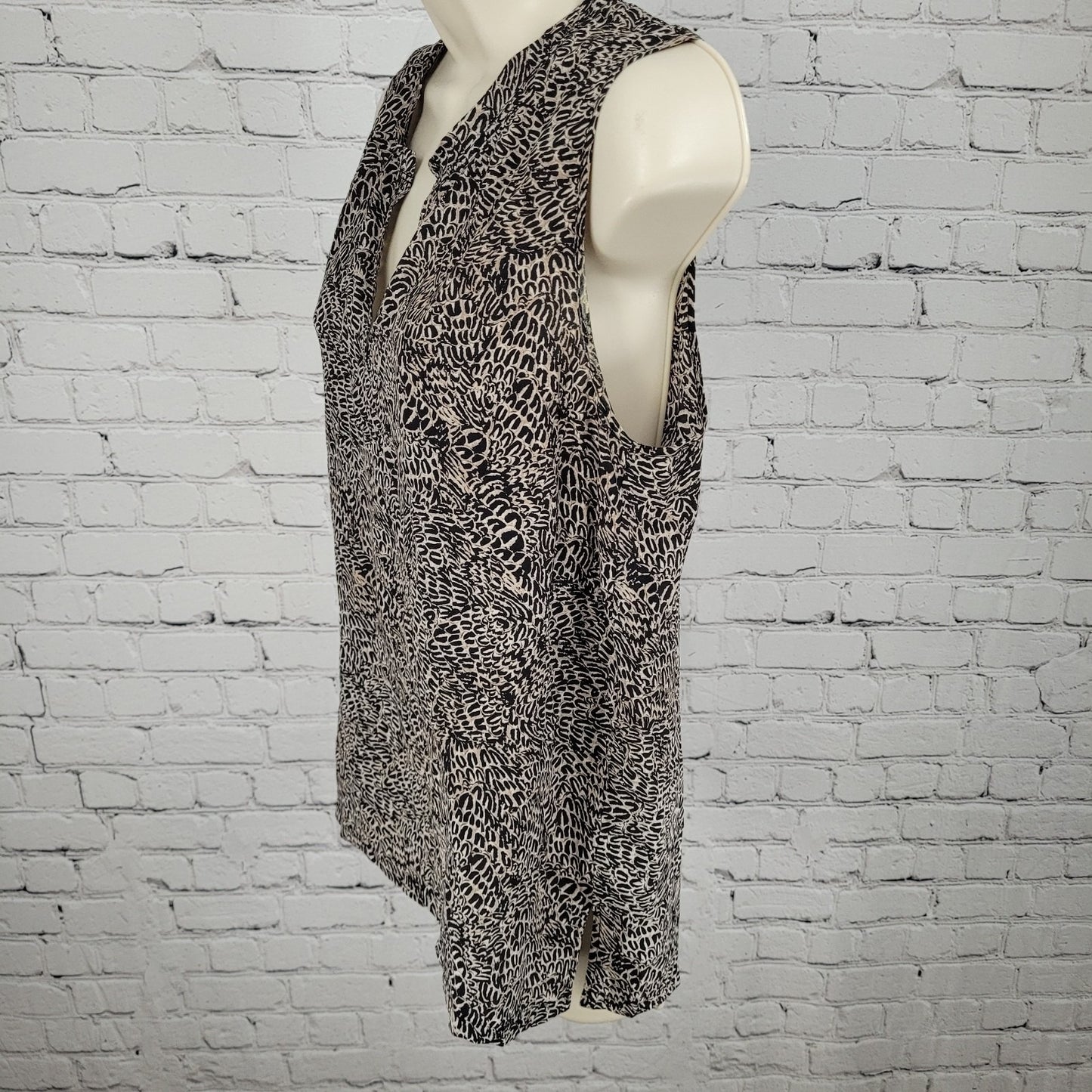 L'Agence Black Print 100% Silk Lightweight Sleeveless Blouse Top Size 2