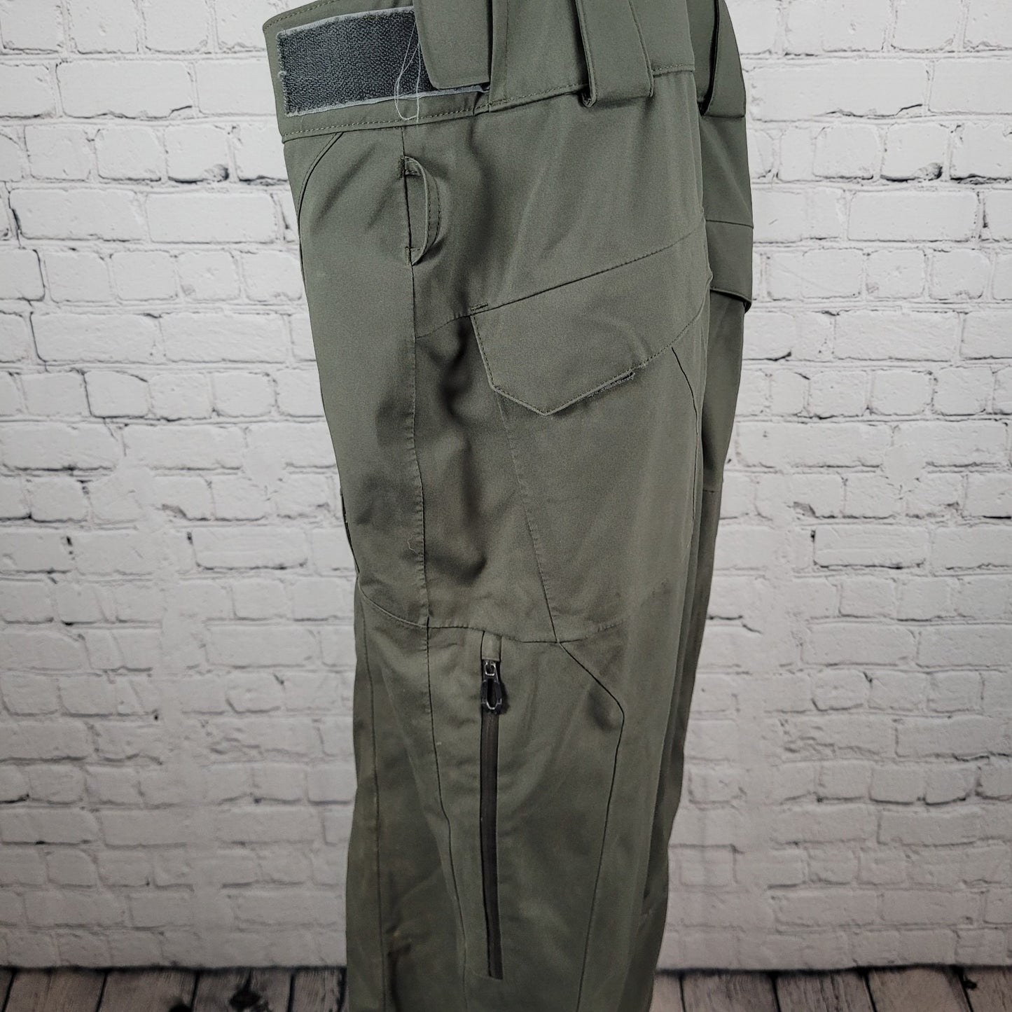 Spyder Green 3M Thinsulate Adjustable Waist Overalls Snow Ski Pants L (36x32)
