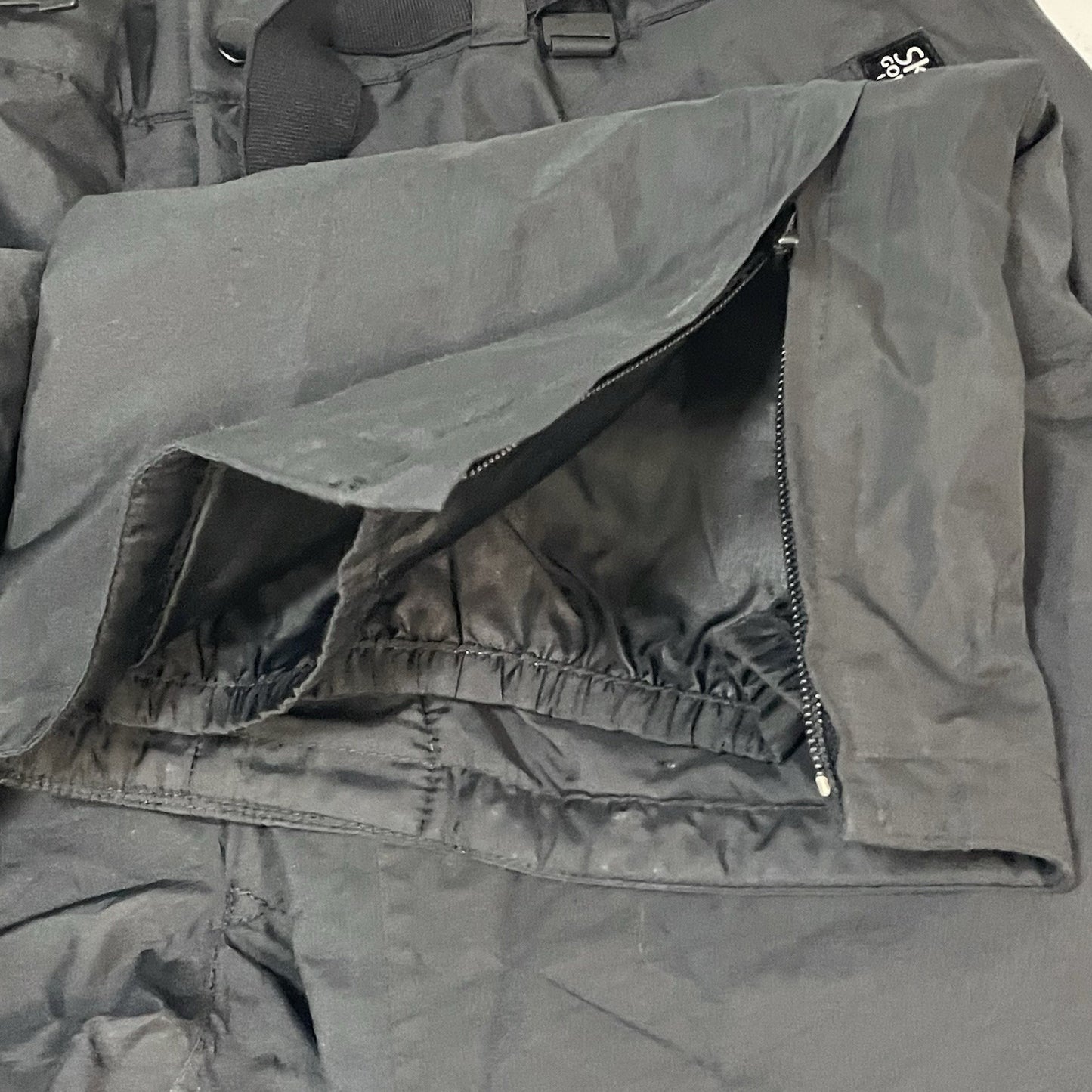 SKYR Black Gore Tex Belted Insulated Zip Pockets Snow Ski Pants Size XL (36x32)