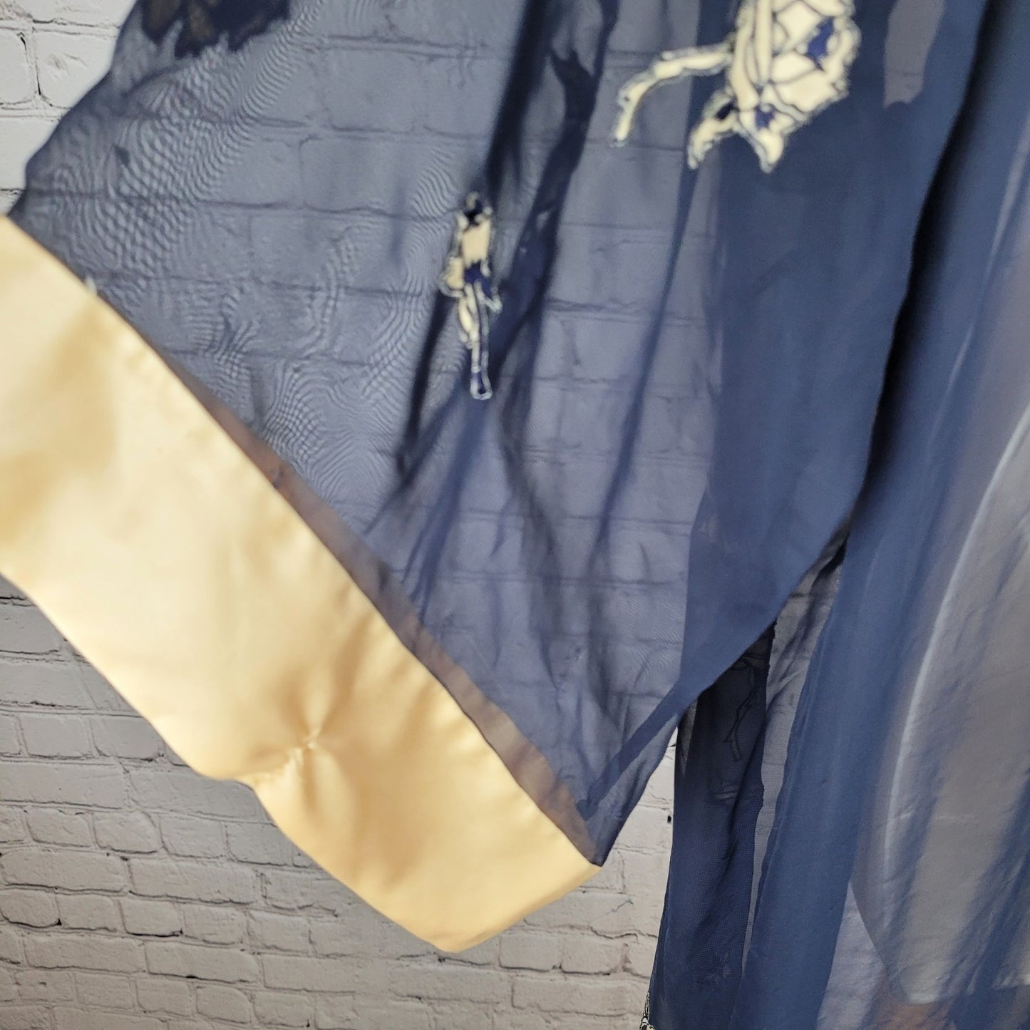 VTG Victoria's Secret Navy & Gold Sheer Embroidered Floral Robe Size Small S