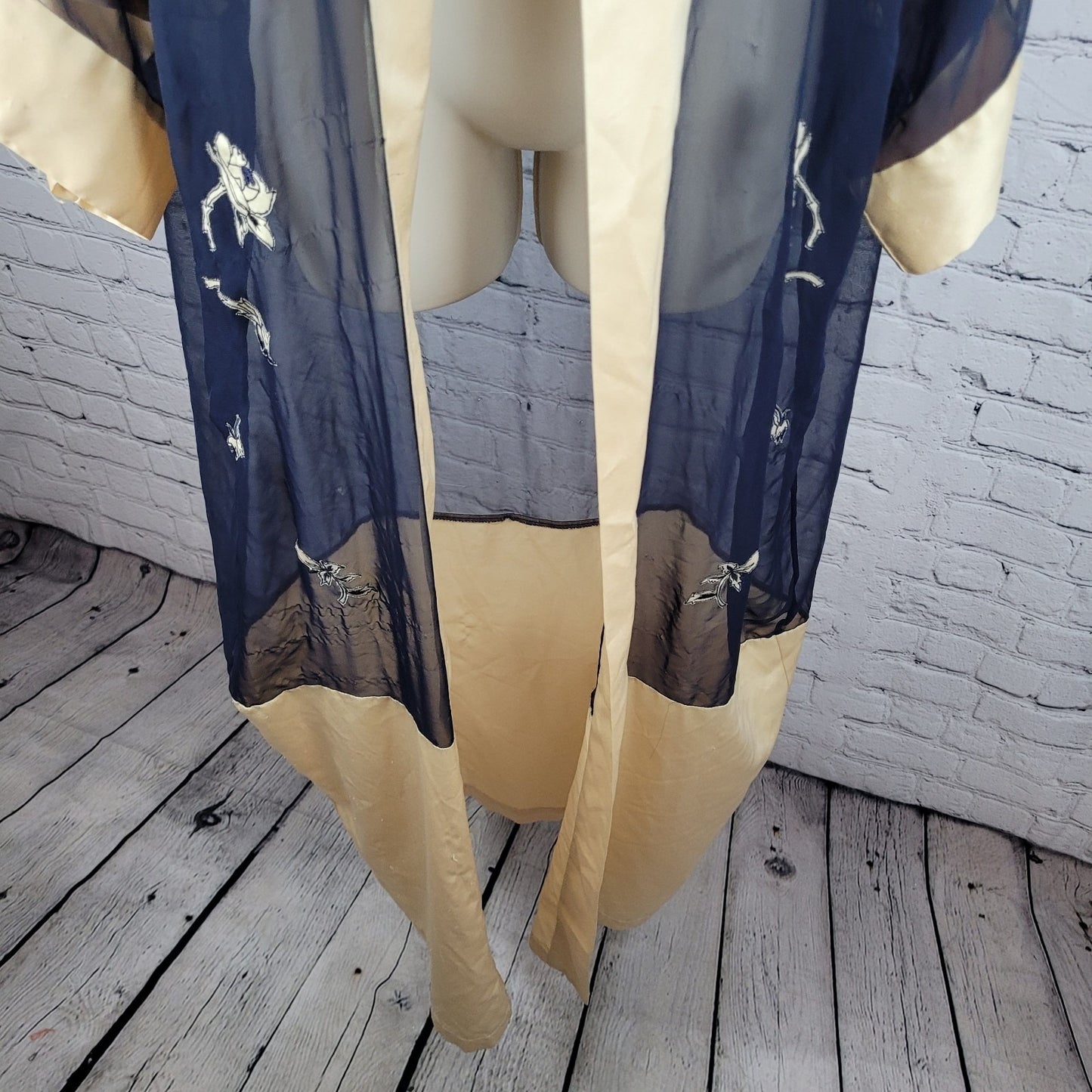 VTG Victoria's Secret Navy & Gold Sheer Embroidered Floral Robe Size Small S