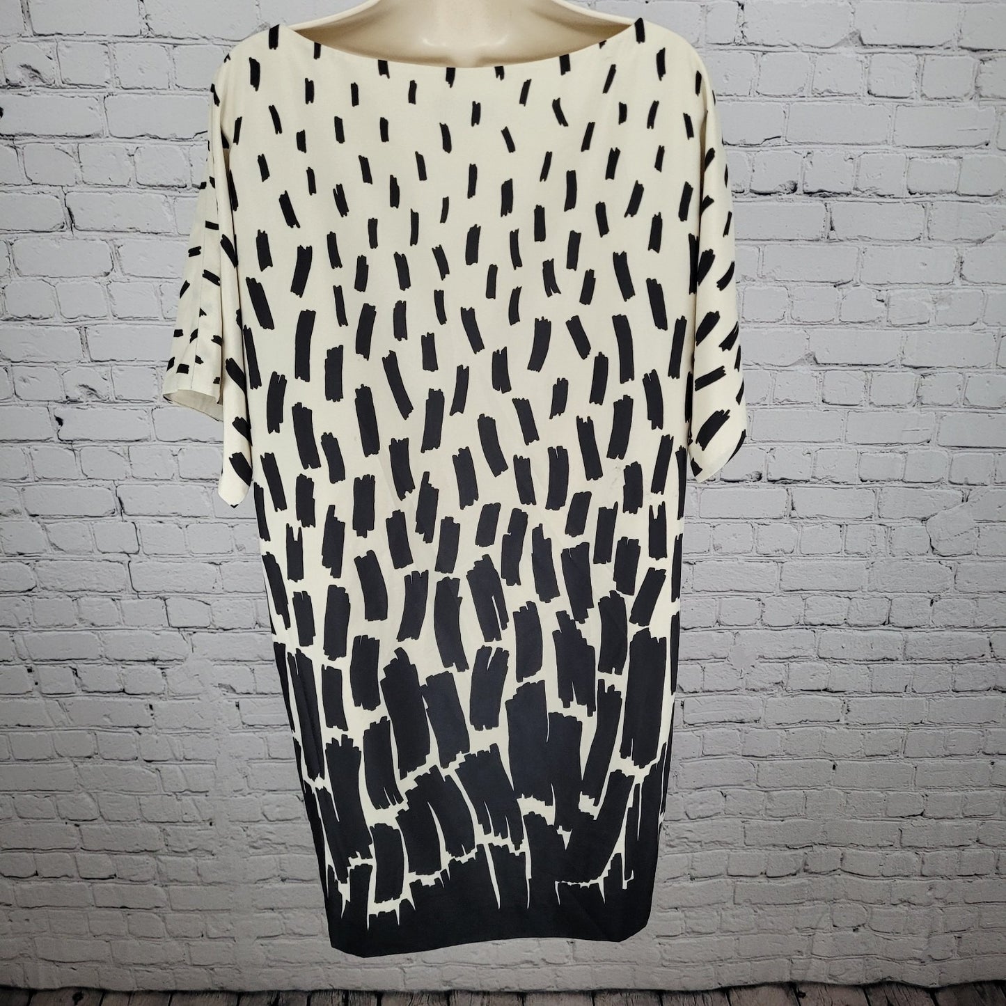 Tahari Beige & Black Printed Flutter Sleeve Lined Zipped Shift Dress Size 12