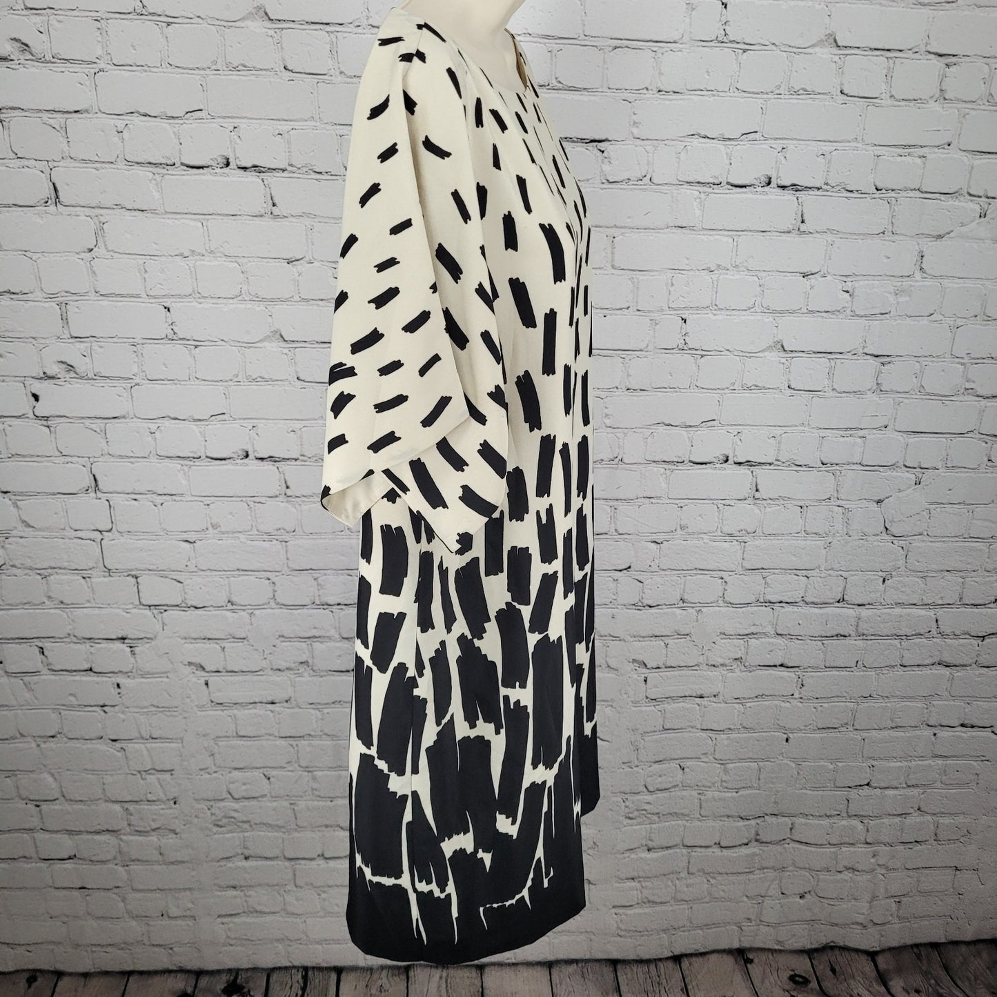 Tahari Beige & Black Printed Flutter Sleeve Lined Zipped Shift Dress Size 12