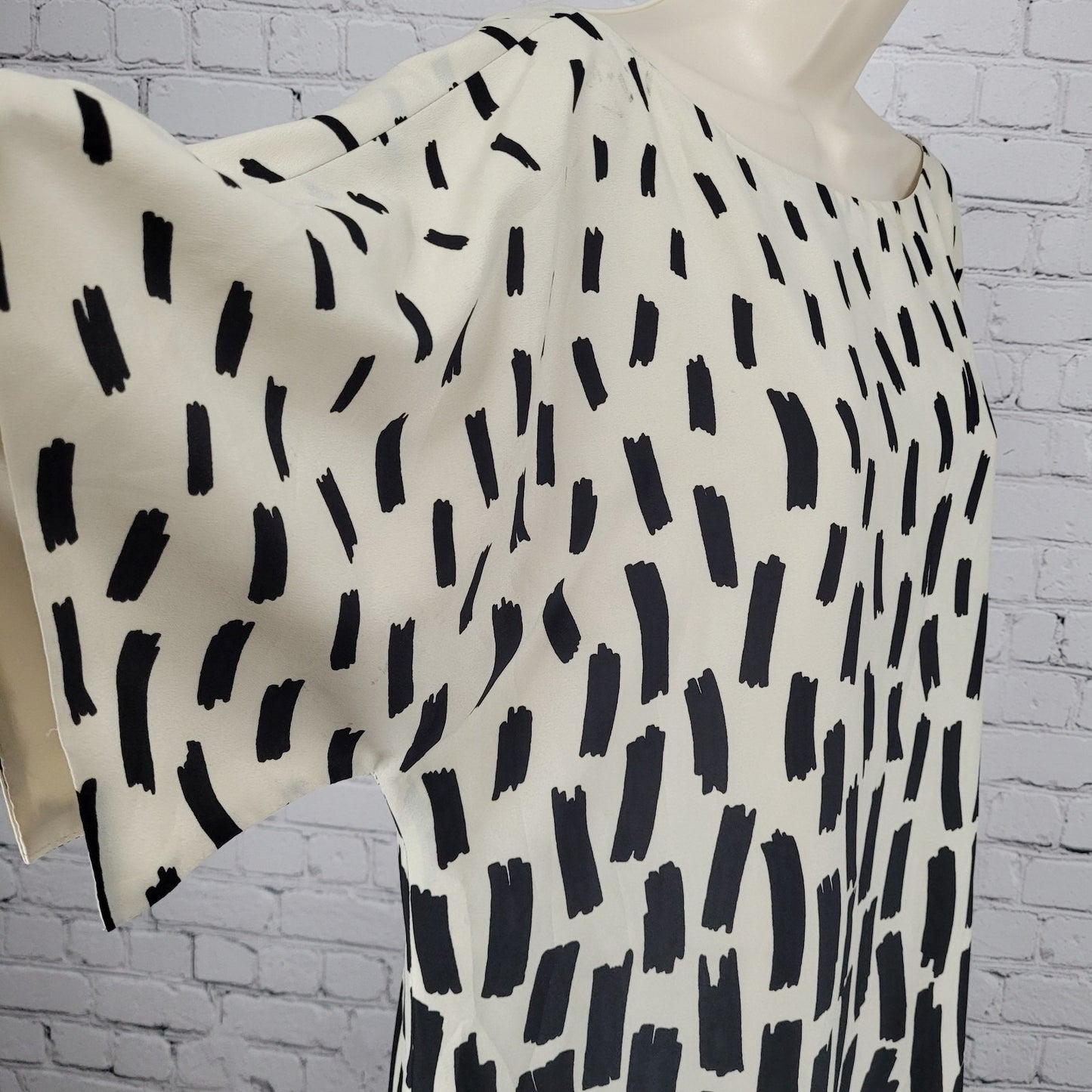 Tahari Beige & Black Printed Flutter Sleeve Lined Zipped Shift Dress Size 12