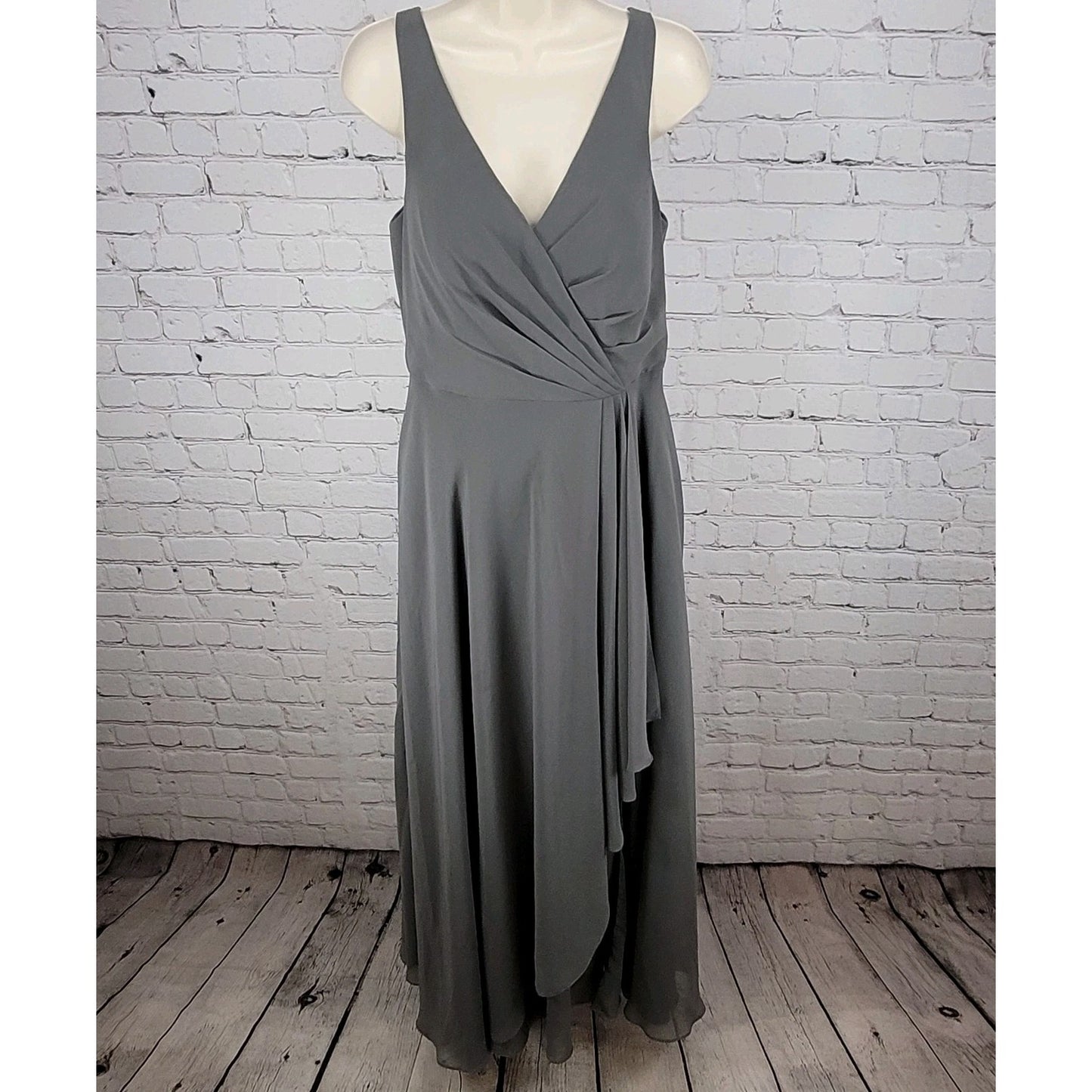Azazie Grey Chiffon Pleated Padded Bust Sleeveless Bridesmaid Dress Gown Size C