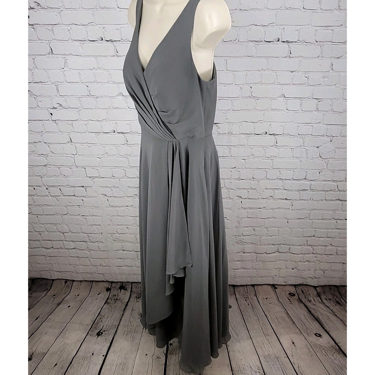 Azazie Grey Chiffon Pleated Padded Bust Sleeveless Bridesmaid Dress Gown Size C