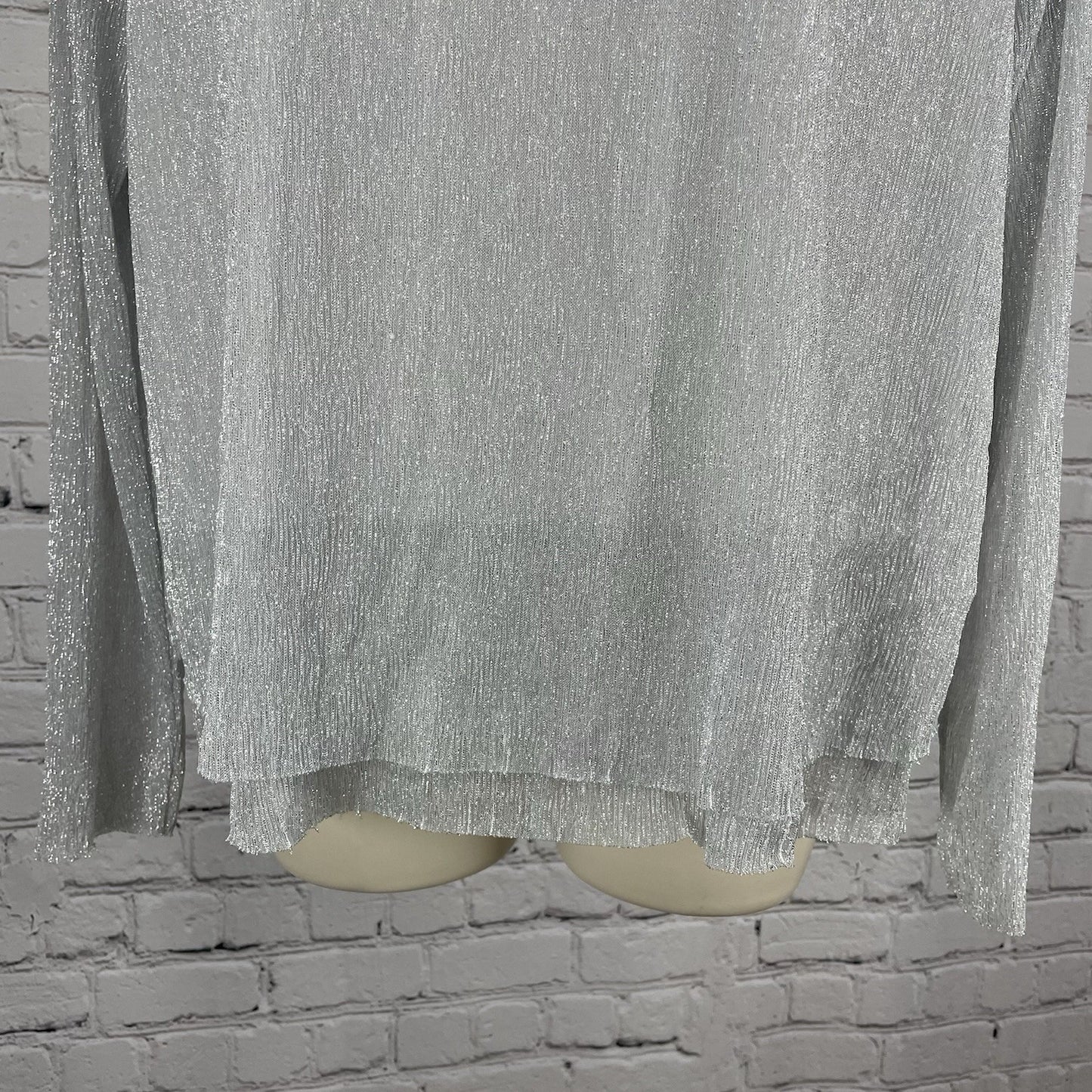 Chico’s Grey Metallic Shimmer Lightweight Lined Blouse Top Size 2 (US 12)