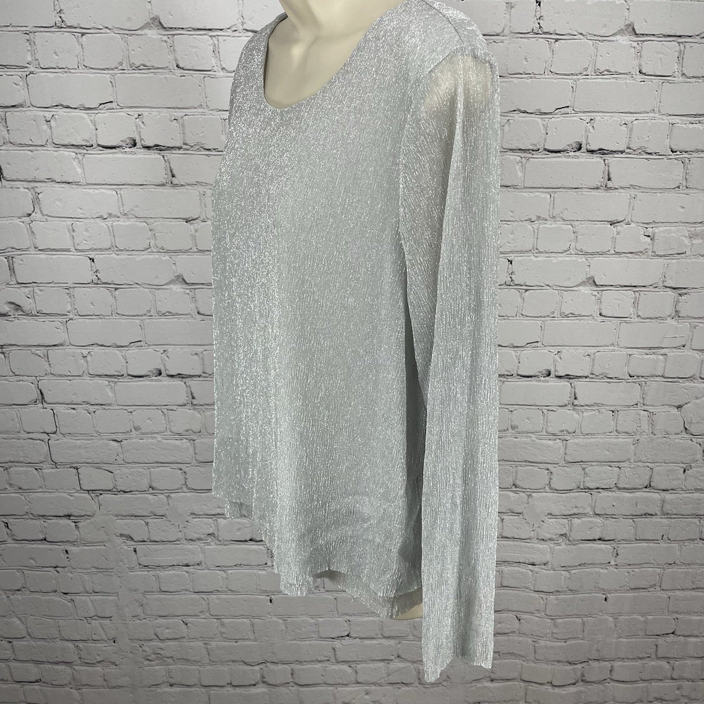 Chico’s Grey Metallic Shimmer Lightweight Lined Blouse Top Size 2 (US 12)