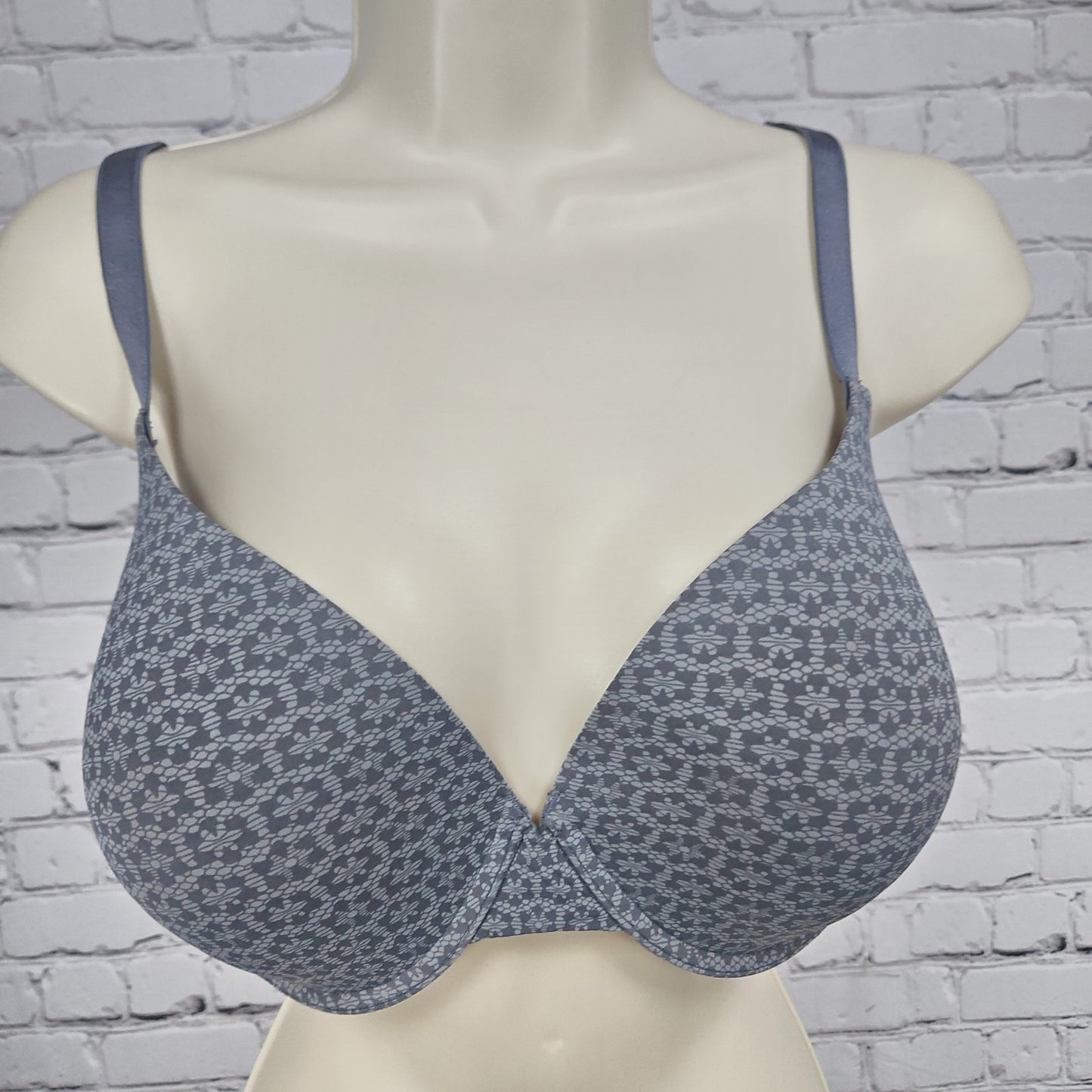 Victoria's Secret Gray Floral Lace Print Uplift Semi Demi Underwire Bra 36DD