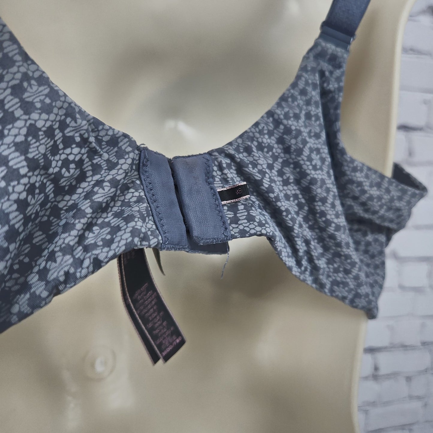Victoria's Secret Gray Floral Lace Print Uplift Semi Demi Underwire Bra 36DD