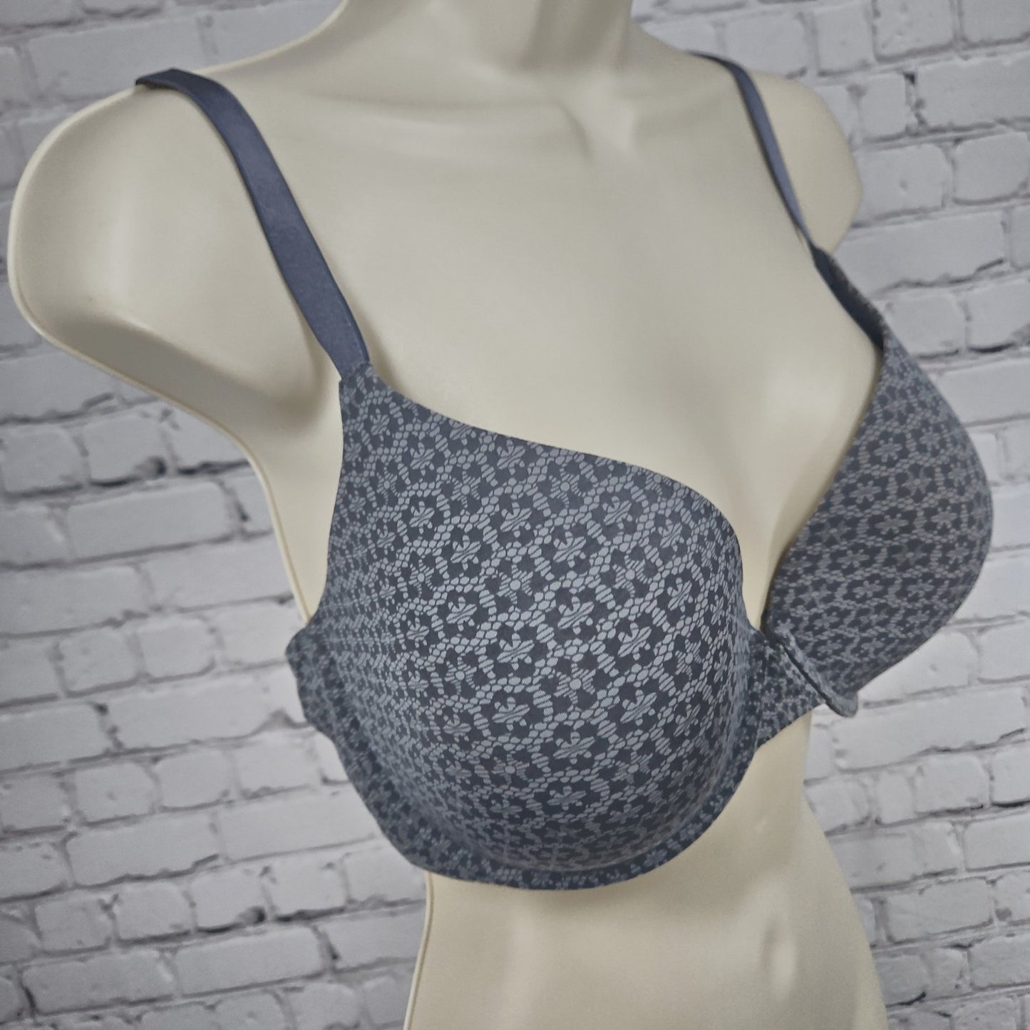 Victoria's Secret Gray Floral Lace Print Uplift Semi Demi Underwire Bra 36DD