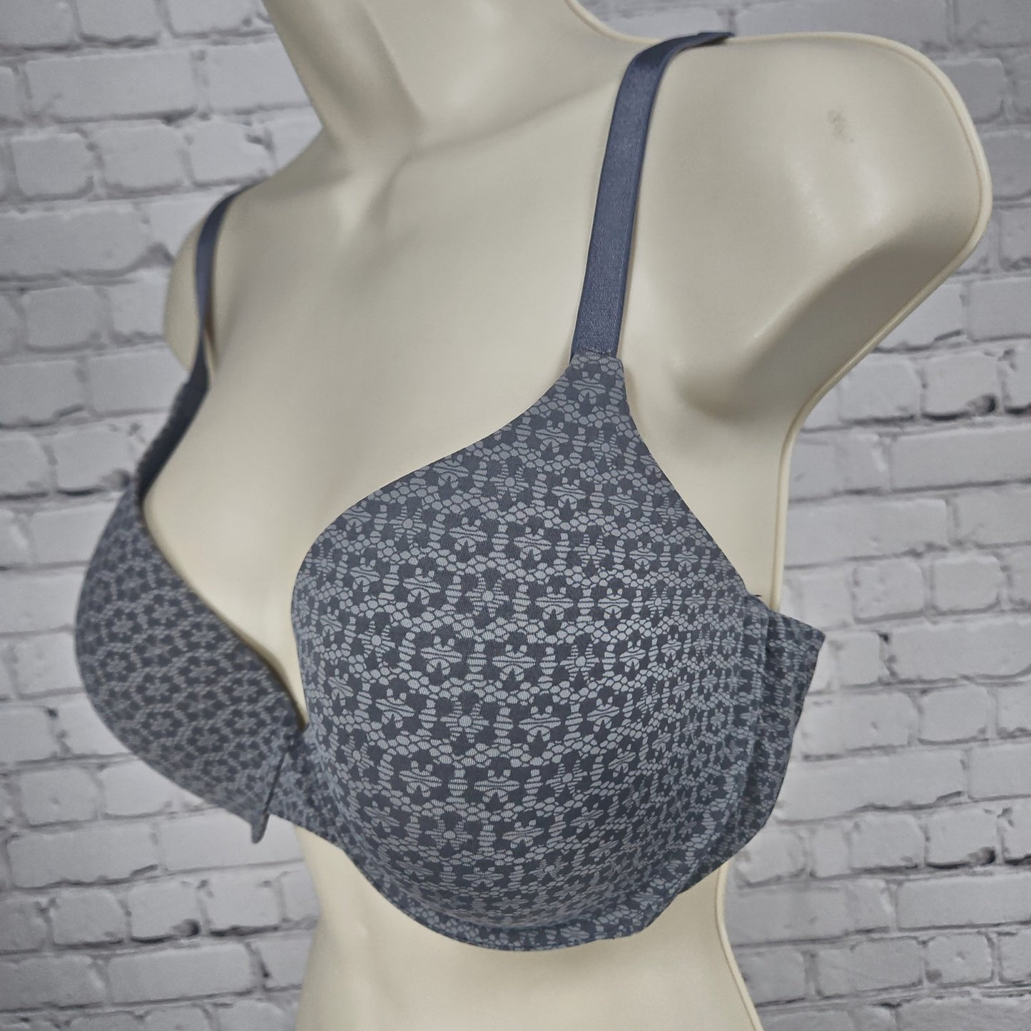 Victoria's Secret Gray Floral Lace Print Uplift Semi Demi Underwire Bra 36DD