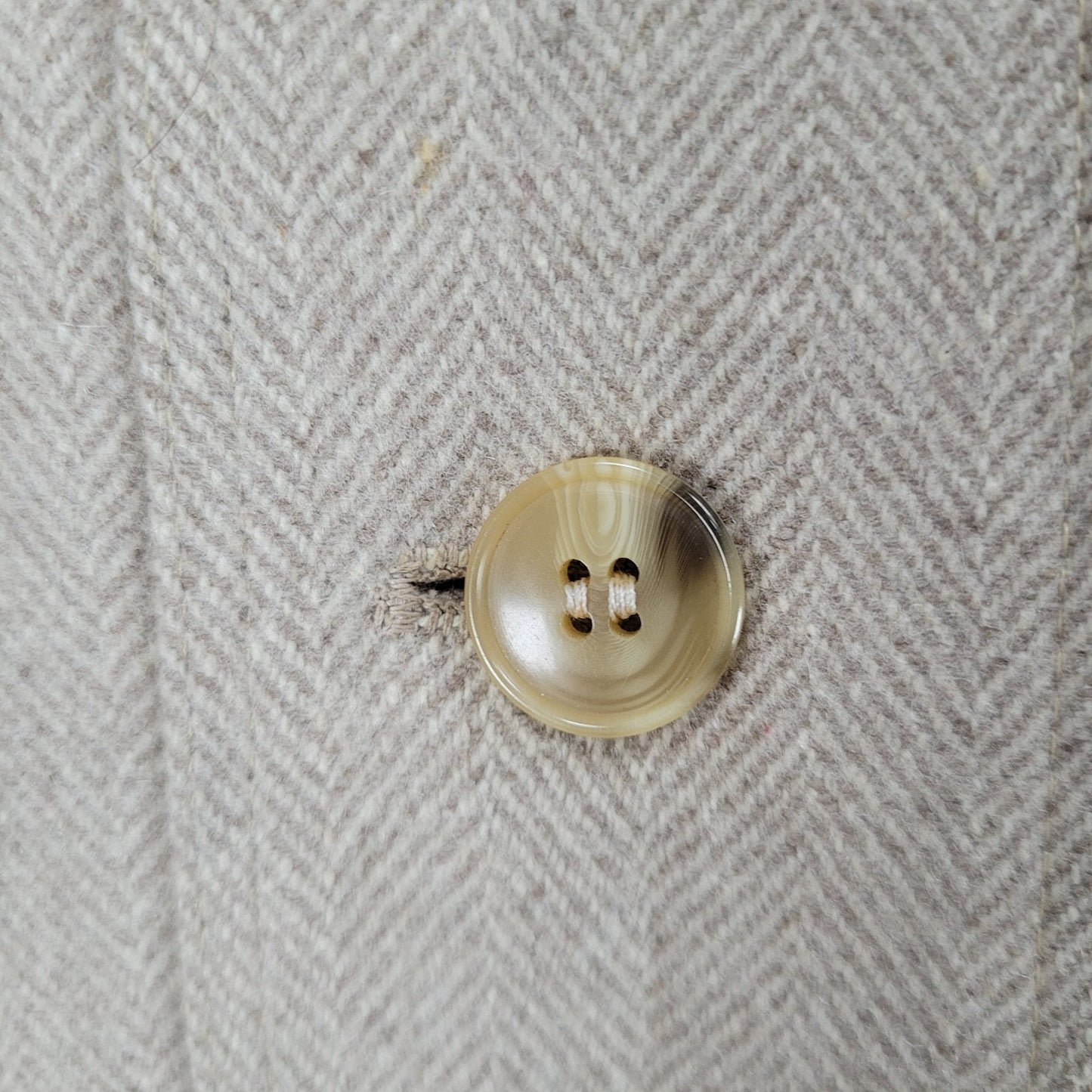 VTG Geoffrey Beene Gallant Neiman Marcus Tan Herringbone Button Unlined Coat 10