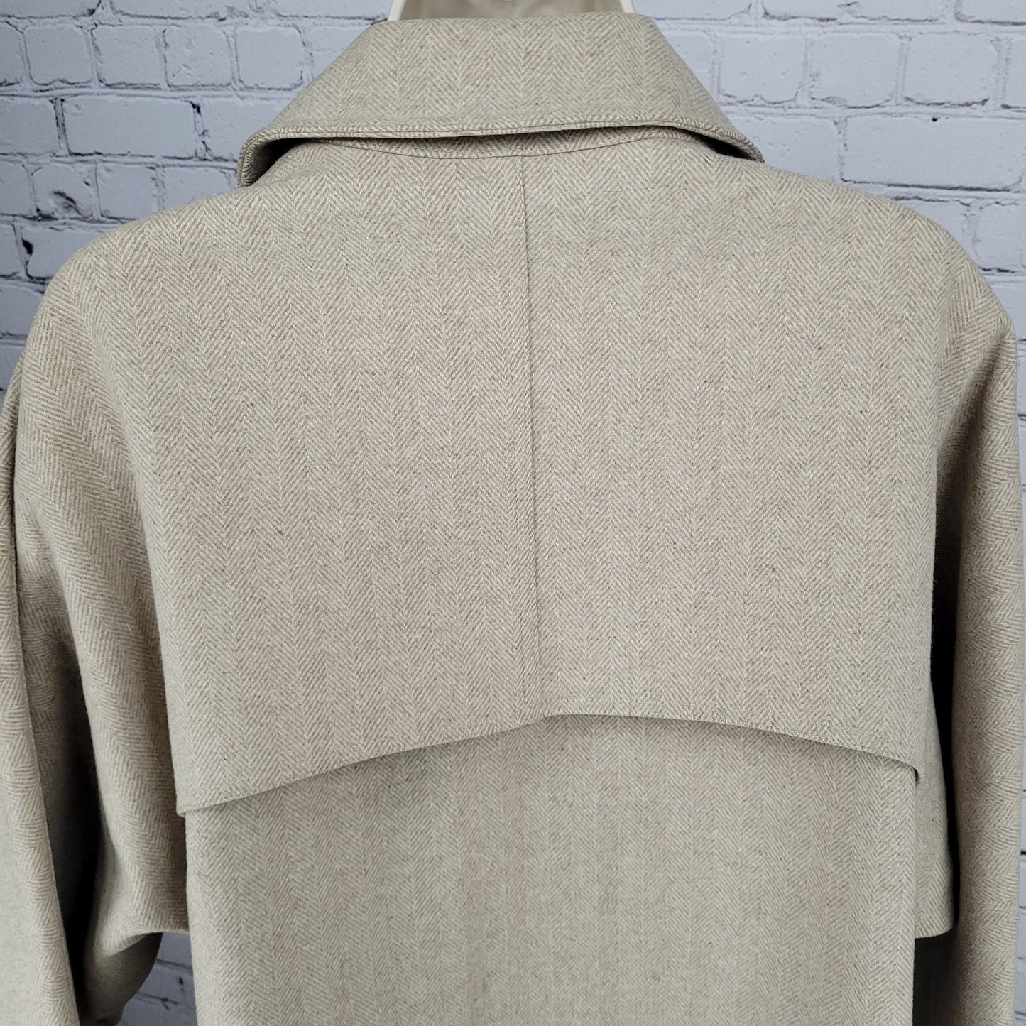 VTG Geoffrey Beene Gallant Neiman Marcus Tan Herringbone Button Unlined Coat 10